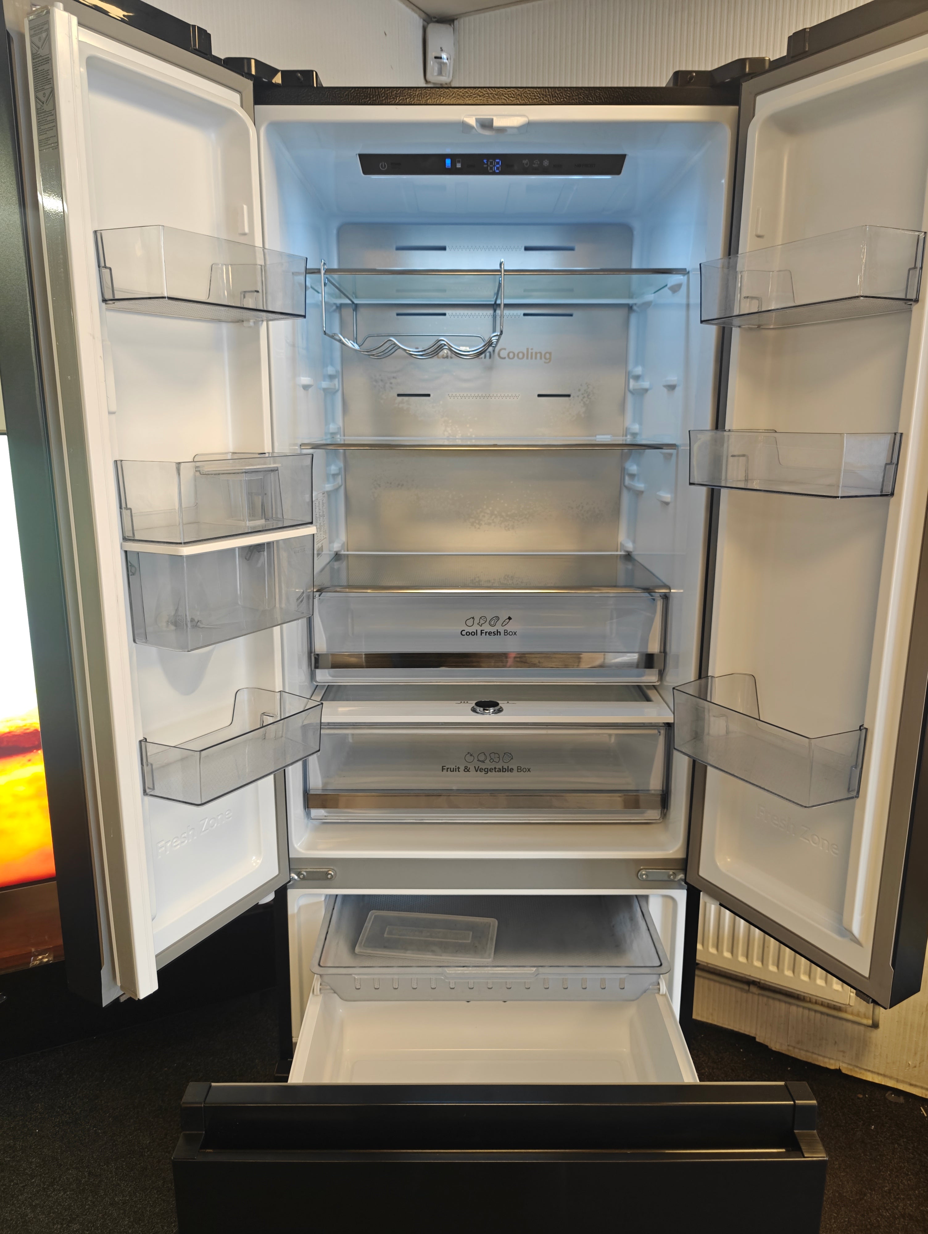 HISENSE RF632N4WFE BLACK NARROW AMERICAN FRIDGE FREEZER - Electronic World TV