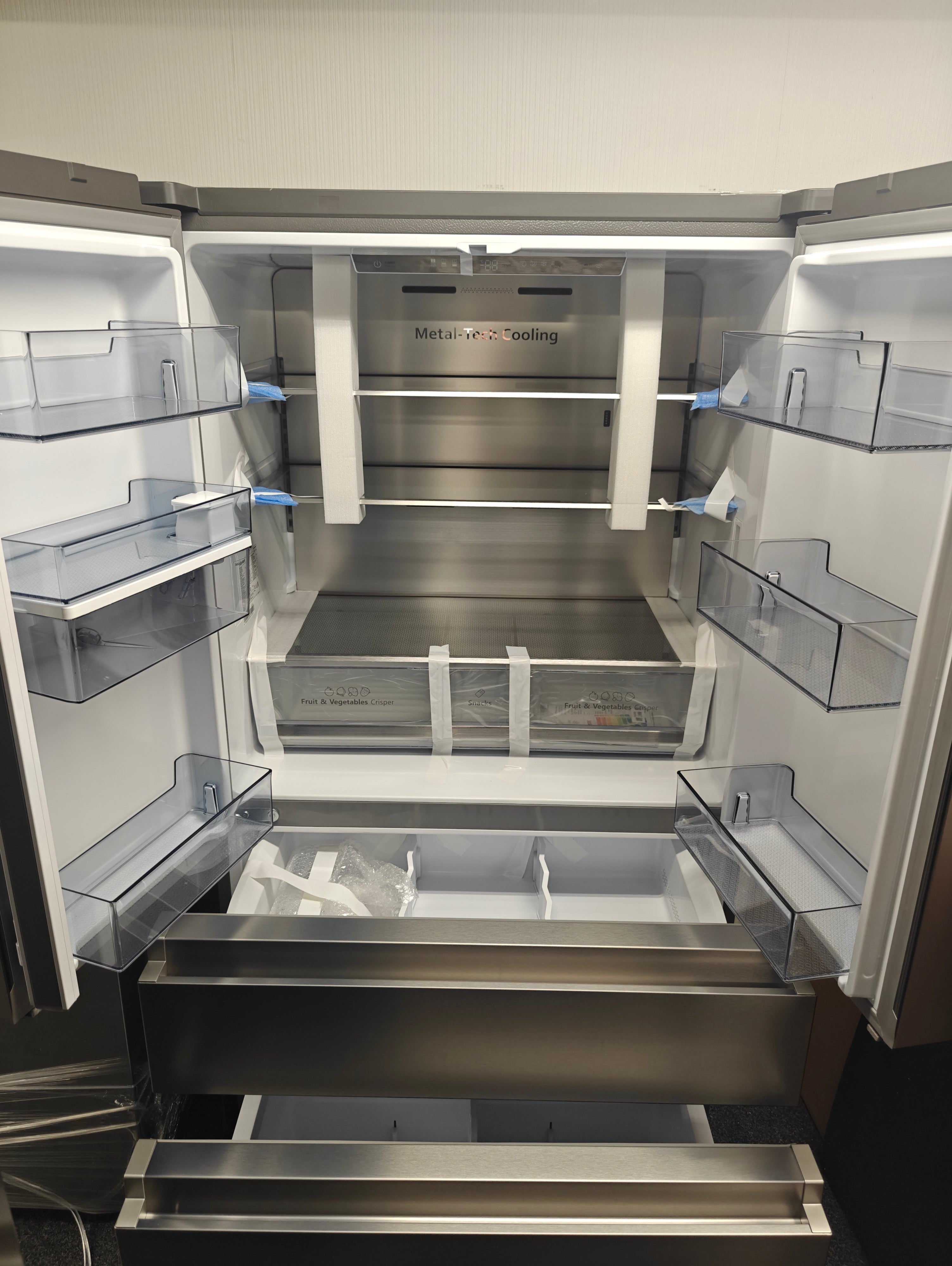 HISENSE RF749N4SWSE PUREFLAT SMART AMERICAN FRIDGE FREEZER - STAINLESS STEEL - Electronic World TV