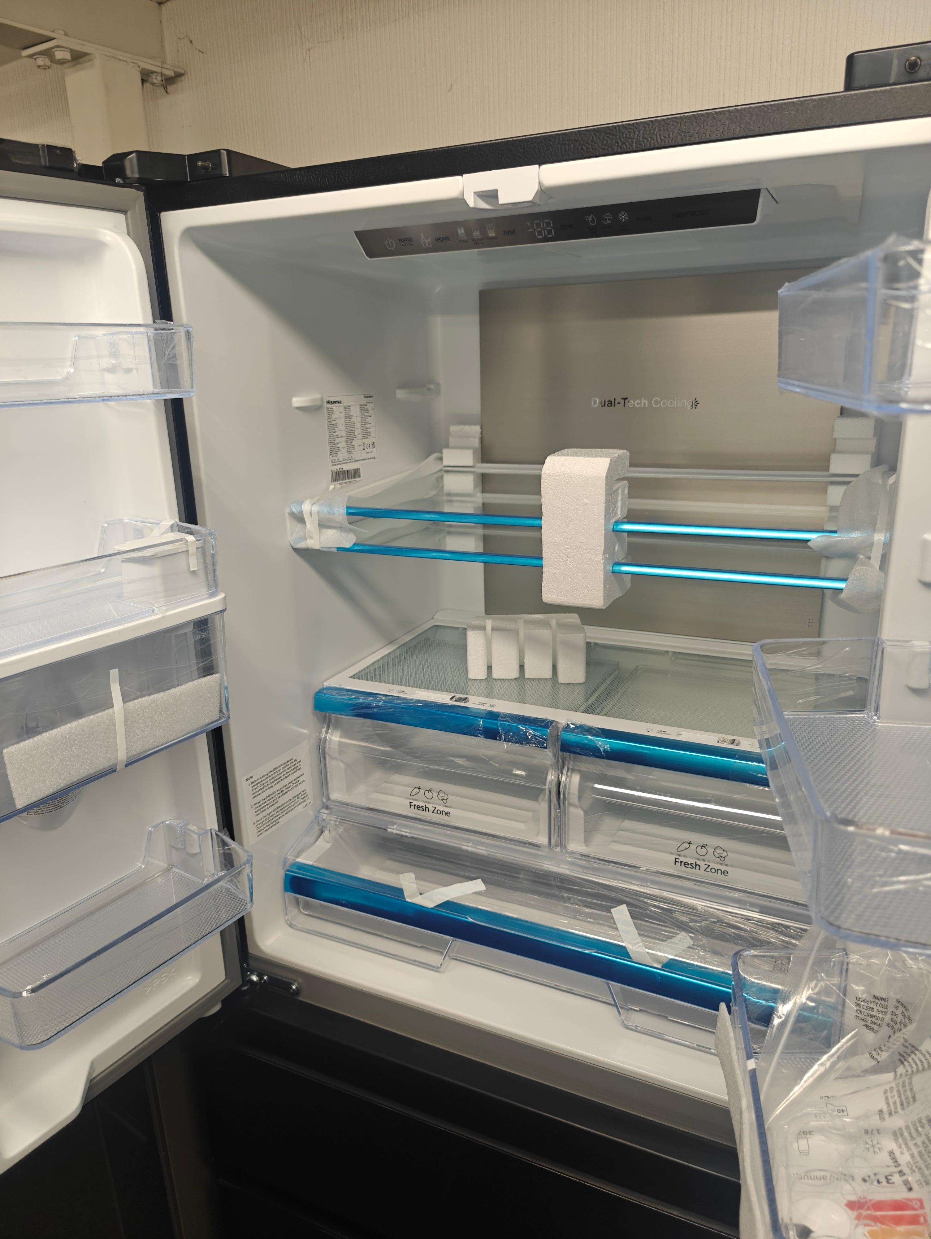 HISENSE RF540N4WFE BLACK NARROW PUREFLAT AMERICAN FRIDGE FREEZER - Electronic World TV