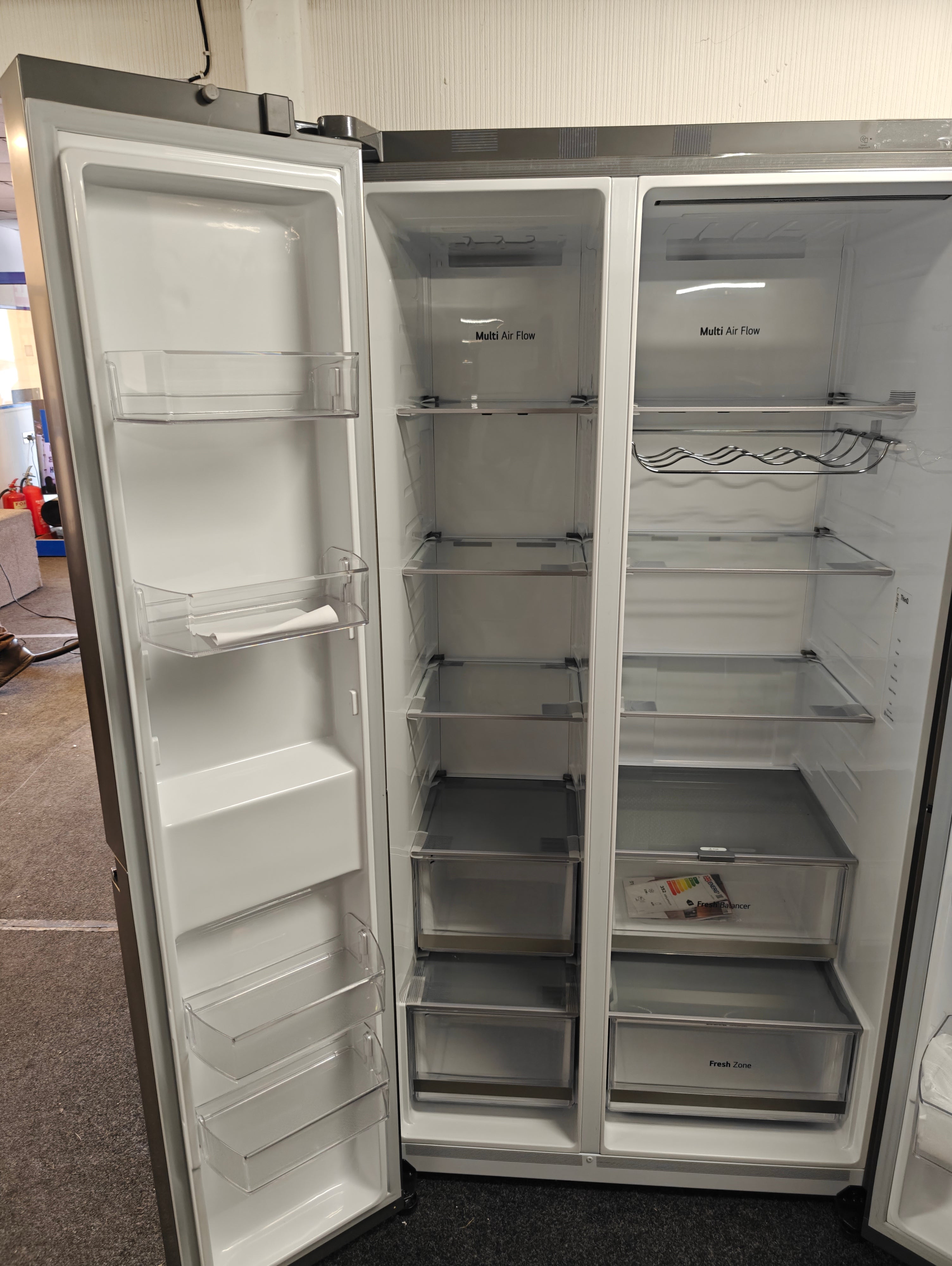 LG GSVV80PYLL INSTAVIEW AMERICAN FRIDGE FREEZER - STAINLESS STEEL - Electronic World TV