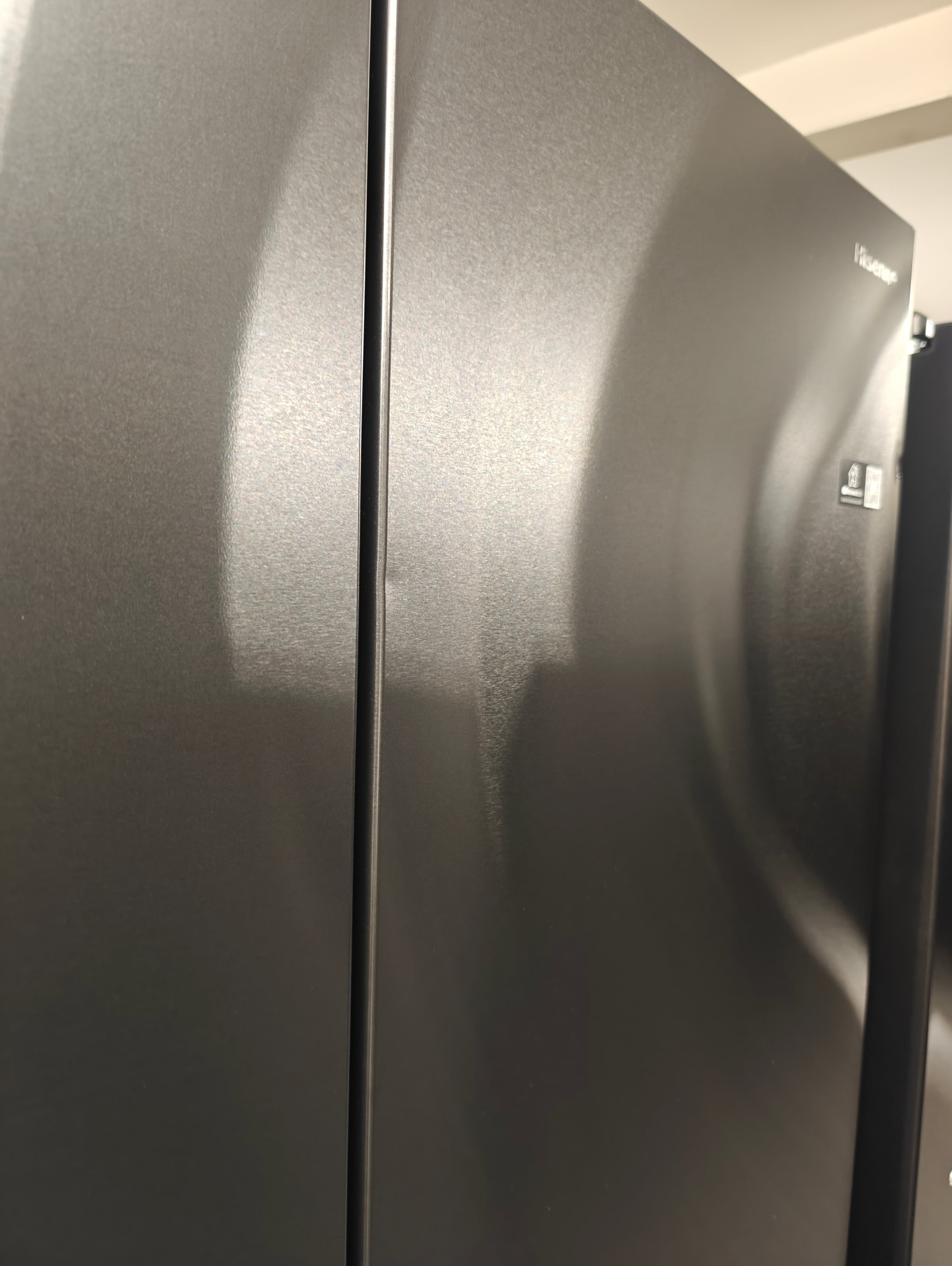 HISENSE RS818N4TFE PUREFLAT INFINITE BLACK AMERICAN FRIDGE FREEZER - Electronic World TV