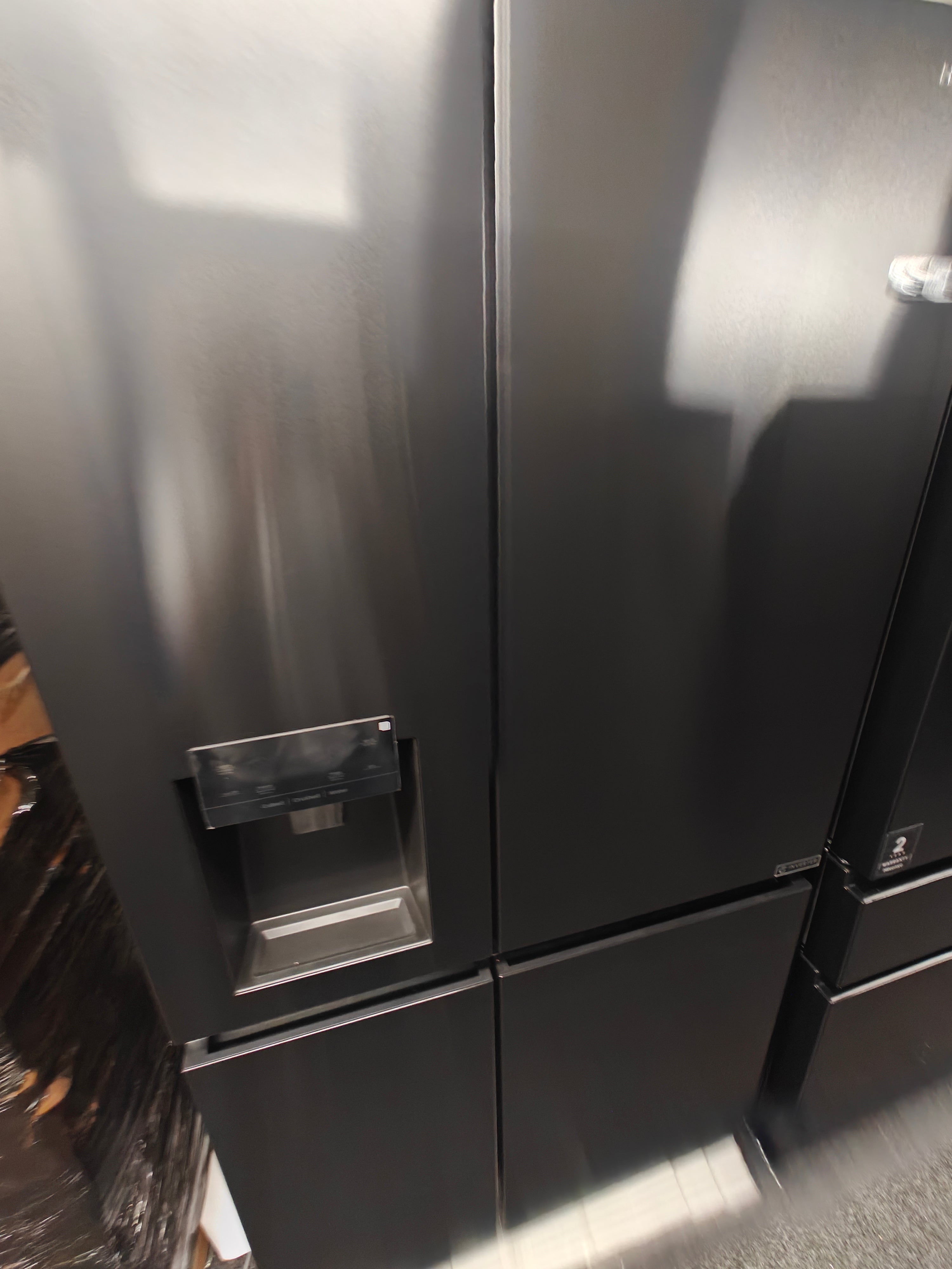 HISENSE RS818N4TFE PUREFLAT INFINITE BLACK AMERICAN FRIDGE FREEZER - Electronic World TV