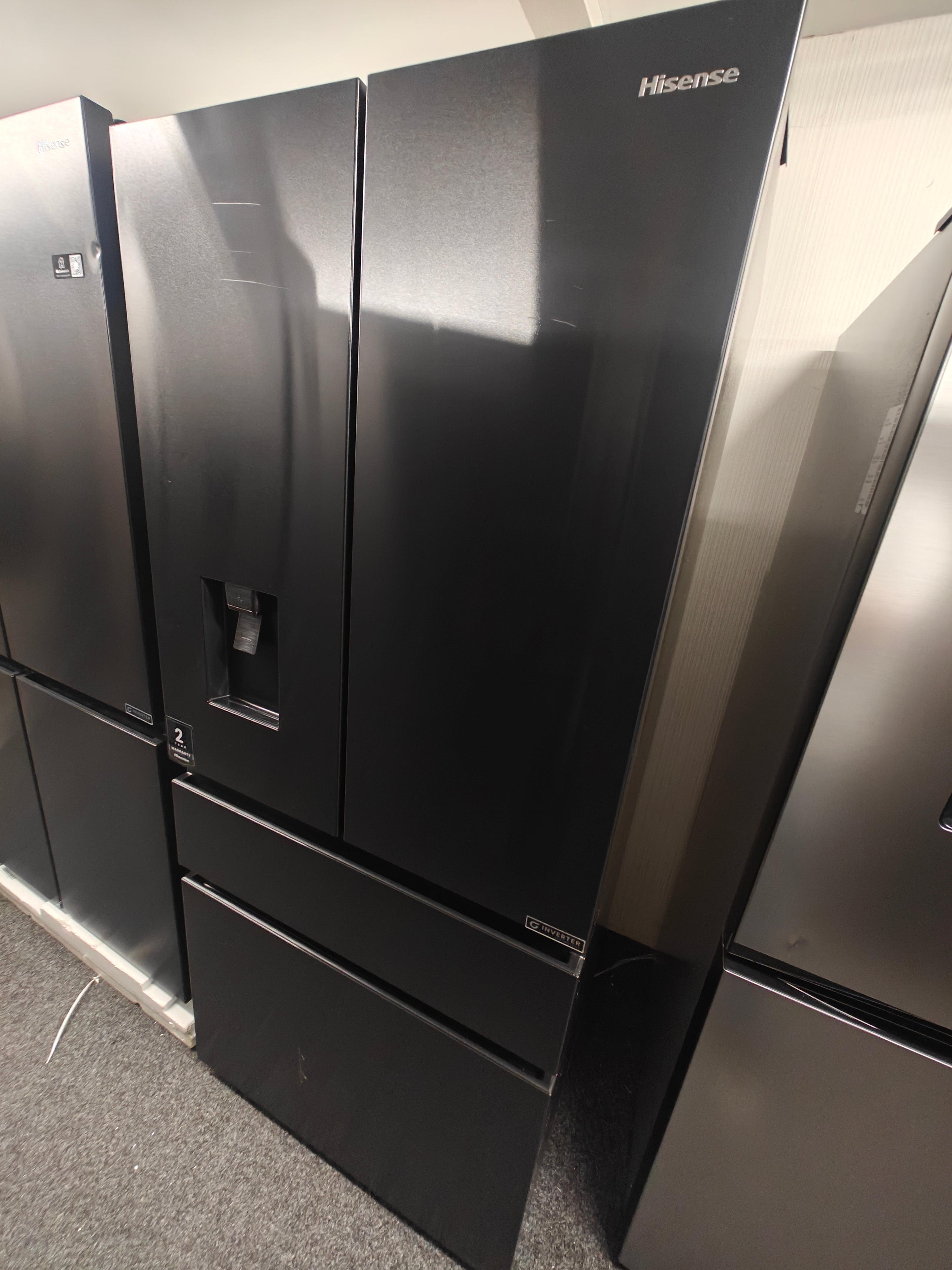 HISENSE RF540N4WFE BLACK NARROW PUREFLAT AMERICAN FRIDGE FREEZER.  . - Electronic World TV