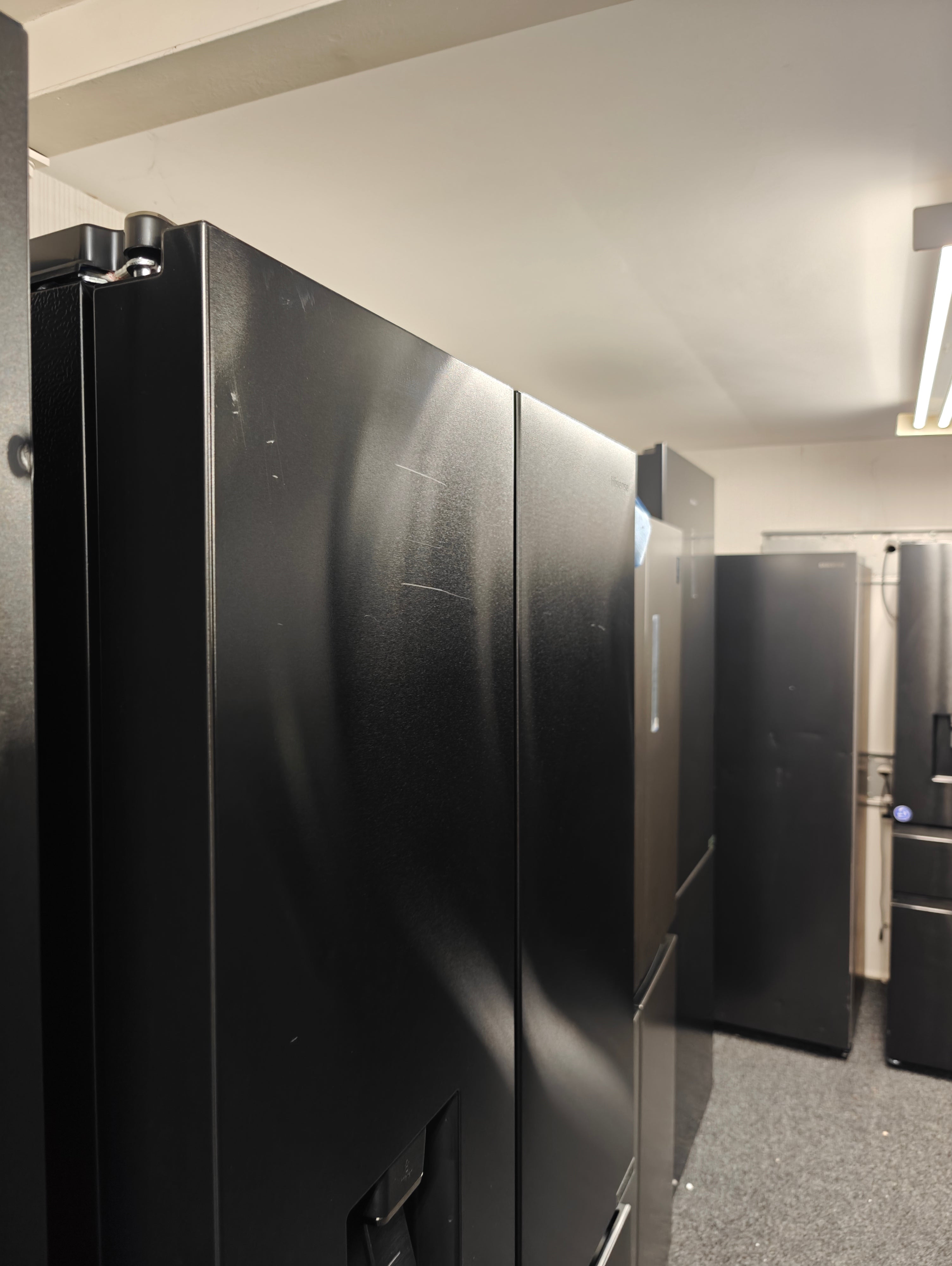 HISENSE RF540N4WFE BLACK NARROW PUREFLAT AMERICAN FRIDGE FREEZER.  . - Electronic World TV