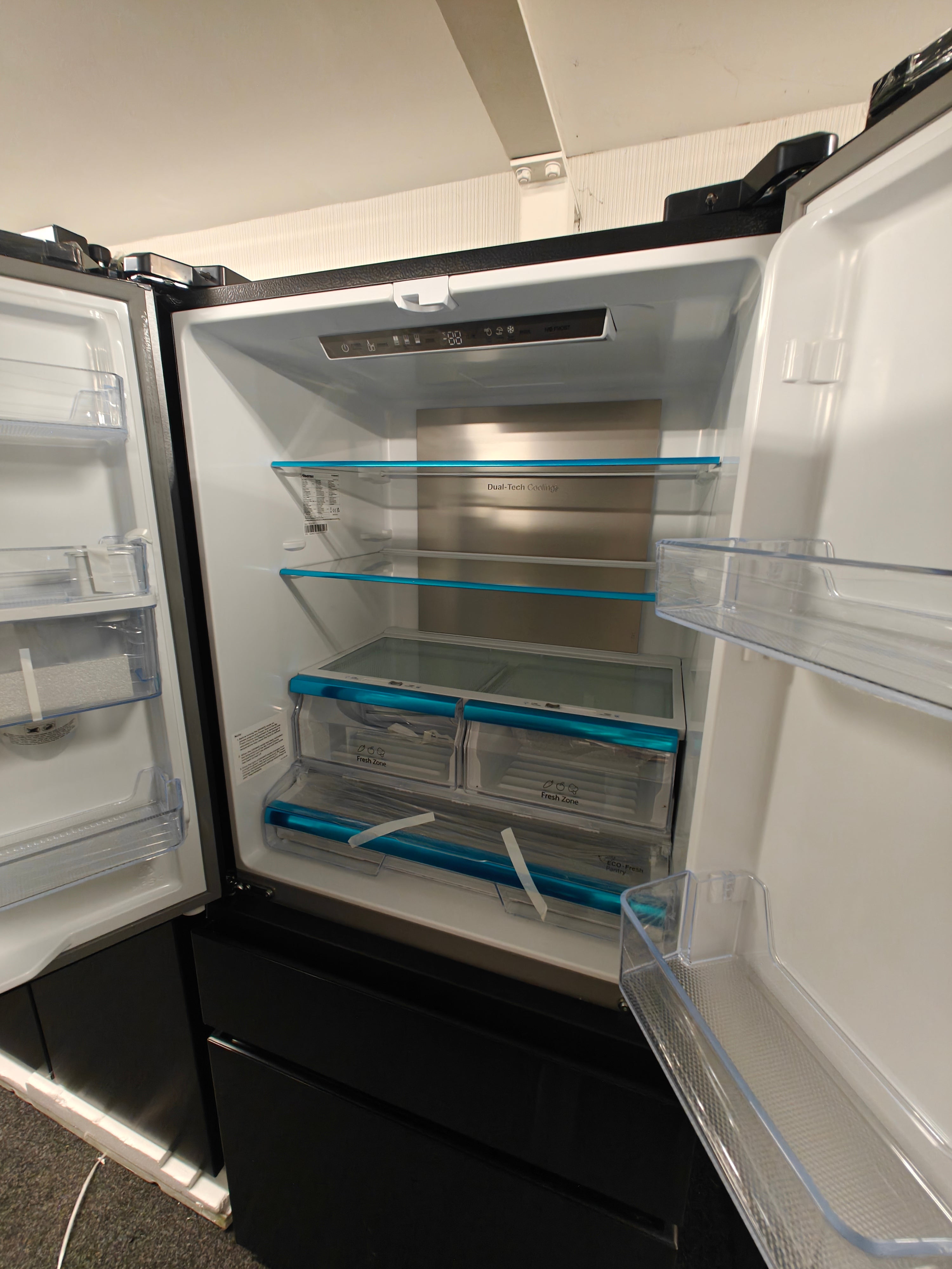 HISENSE RF540N4WFE BLACK NARROW PUREFLAT AMERICAN FRIDGE FREEZER.  . - Electronic World TV