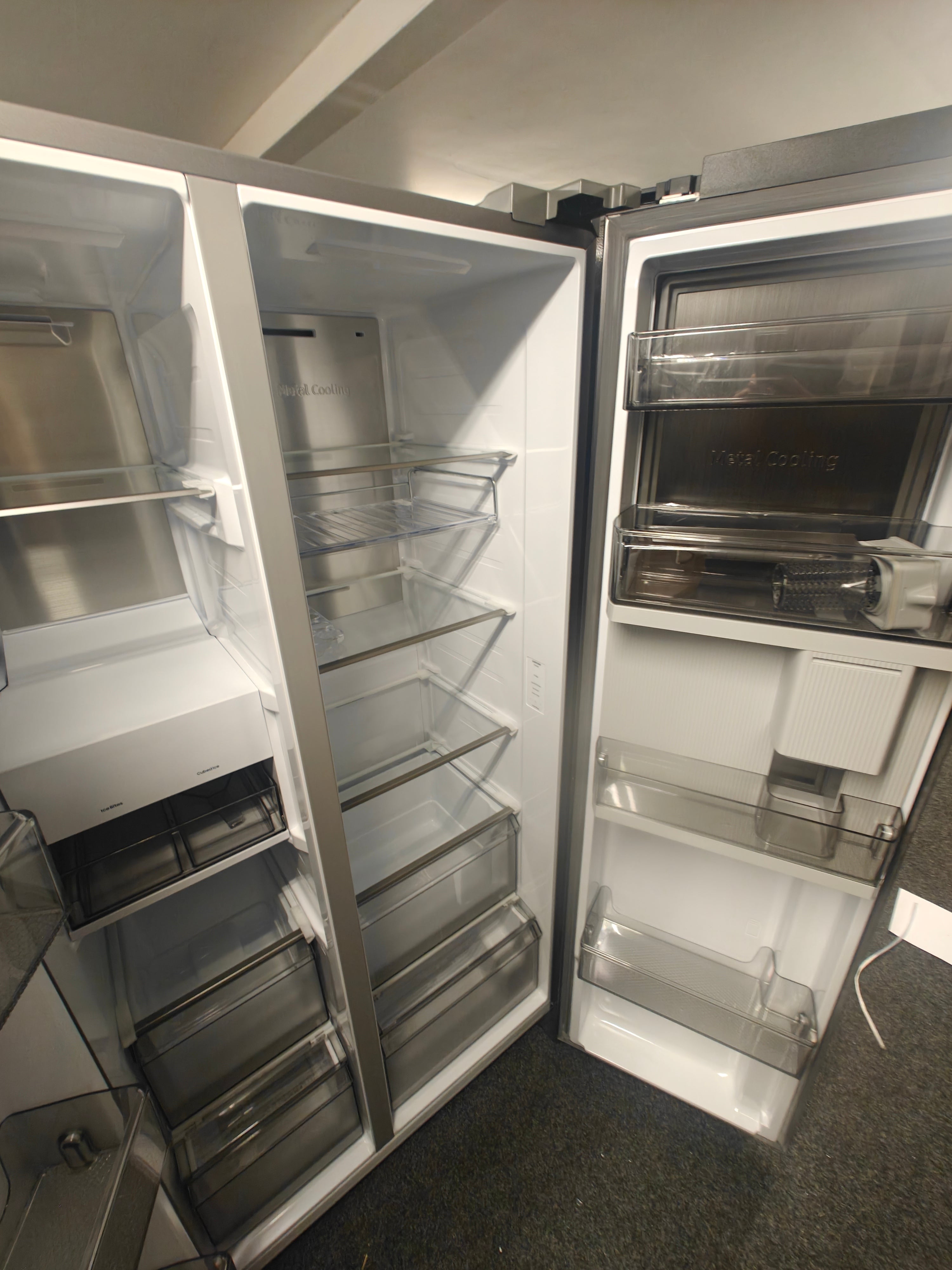 SAMSUNG RH69CG895DB1 BEVERAGE CENTRE AMERICAN FRIDGE FREEZER - BLACK - Electronic World TV