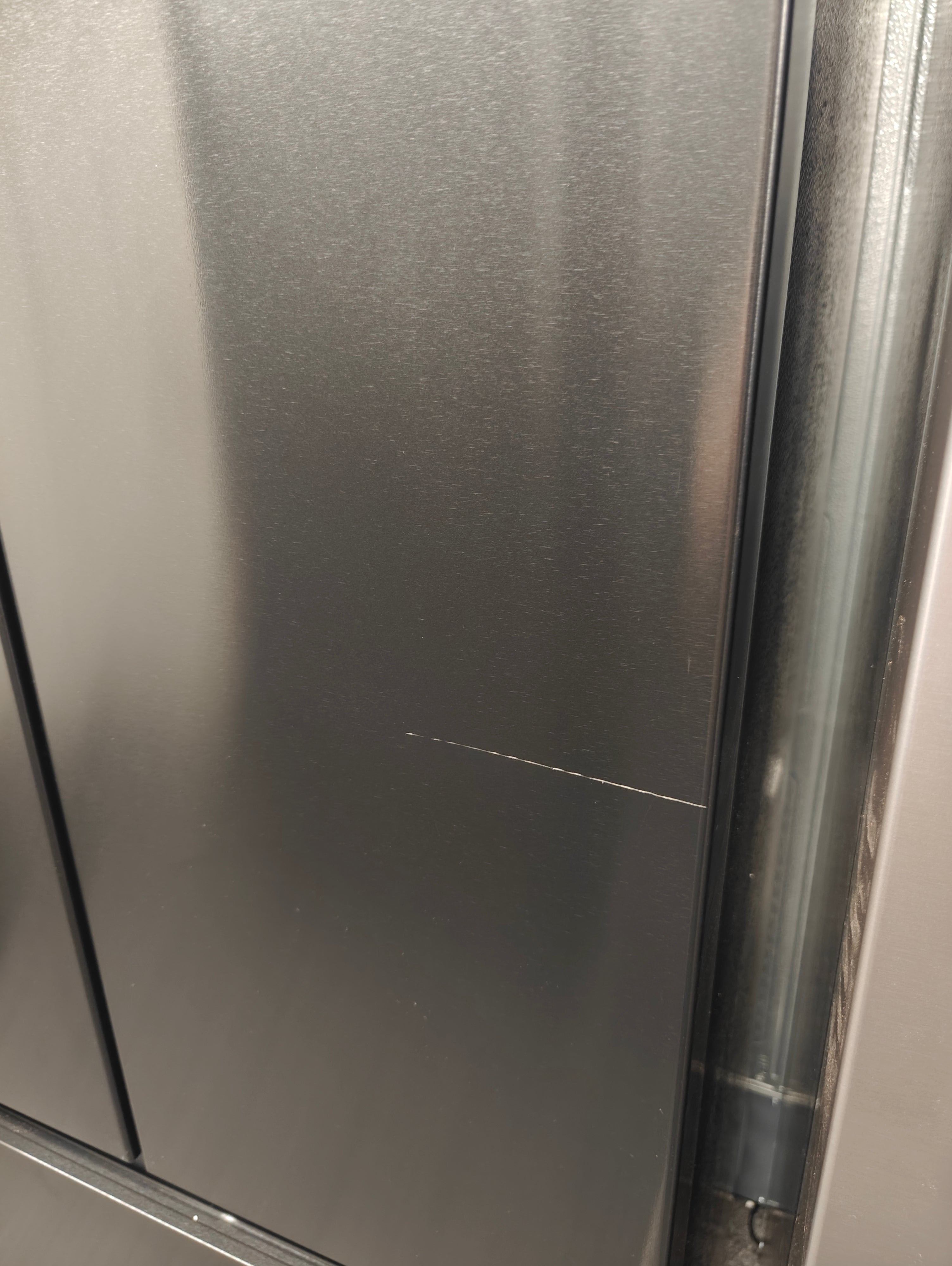 HISENSE RF632N4WFE BLACK NARROW AMERICAN FRIDGE FREEZER - Electronic World TV