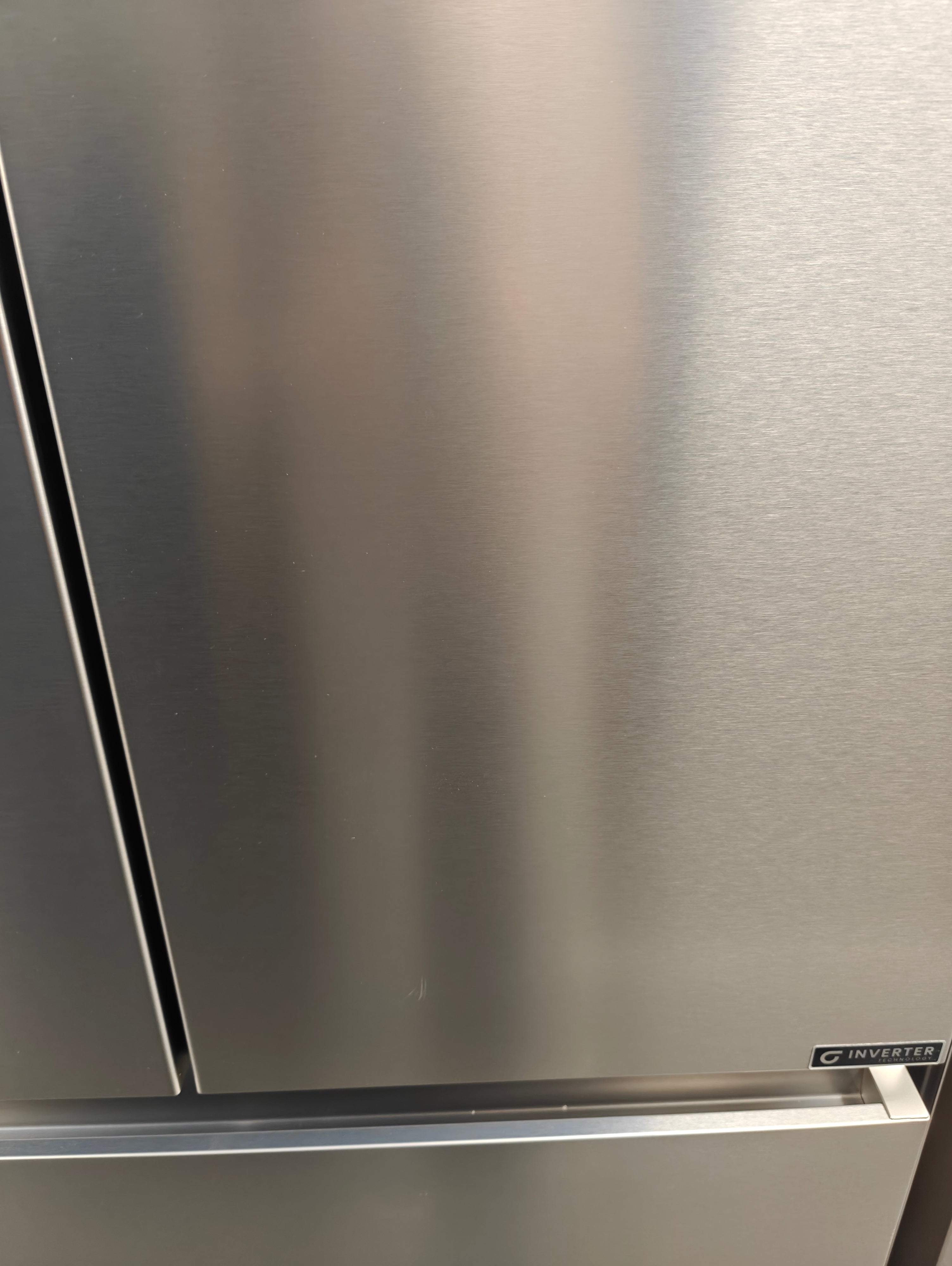 HISENSE RF728N4SASE PUREFLAT SMART AMERICAN FRIDGE FREEZER - STAINLESS STEEL - Electronic World TV