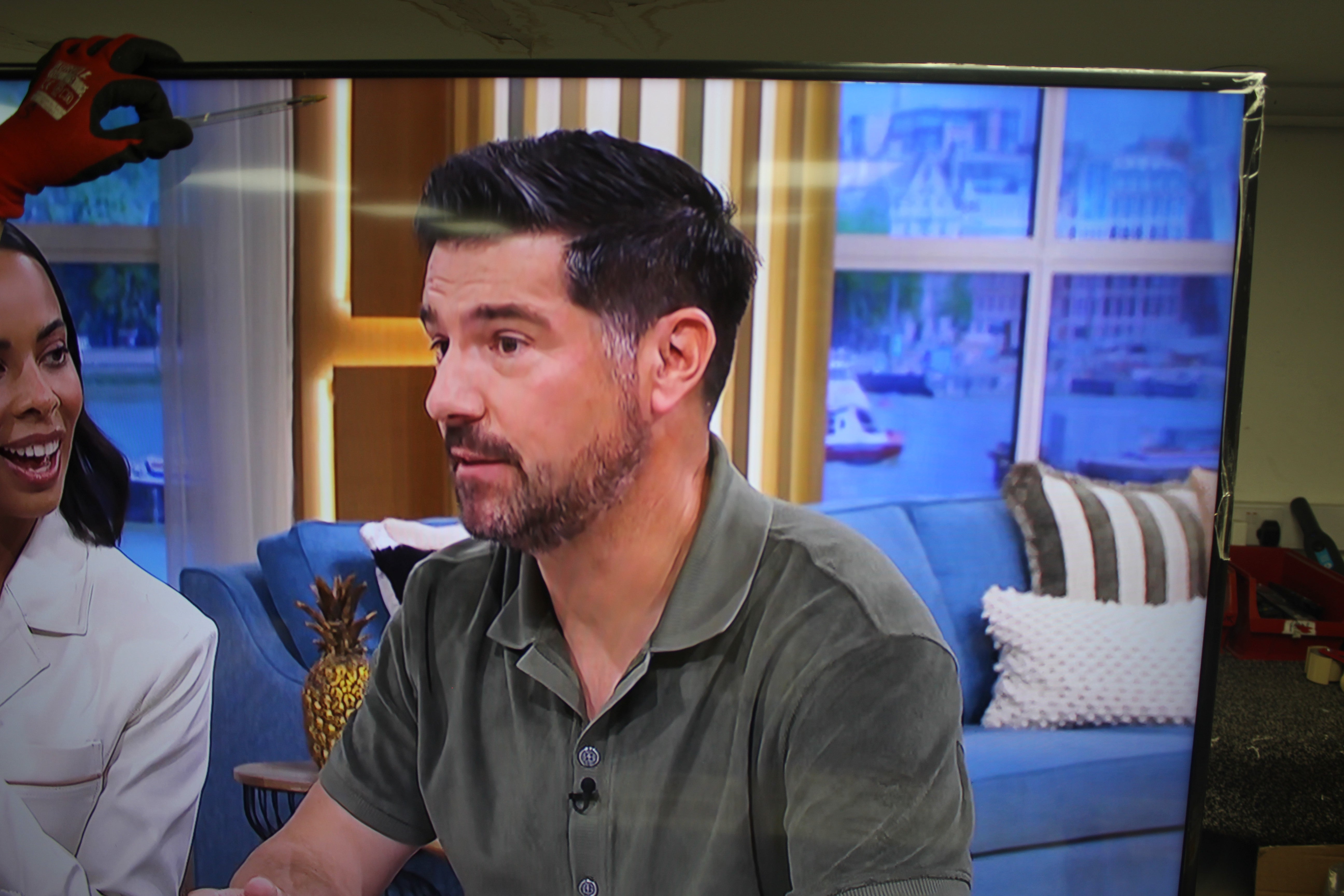 65" Samsung UE65NU7100 4K Ultra HD HDR Smart LED TV - Electronic World TV