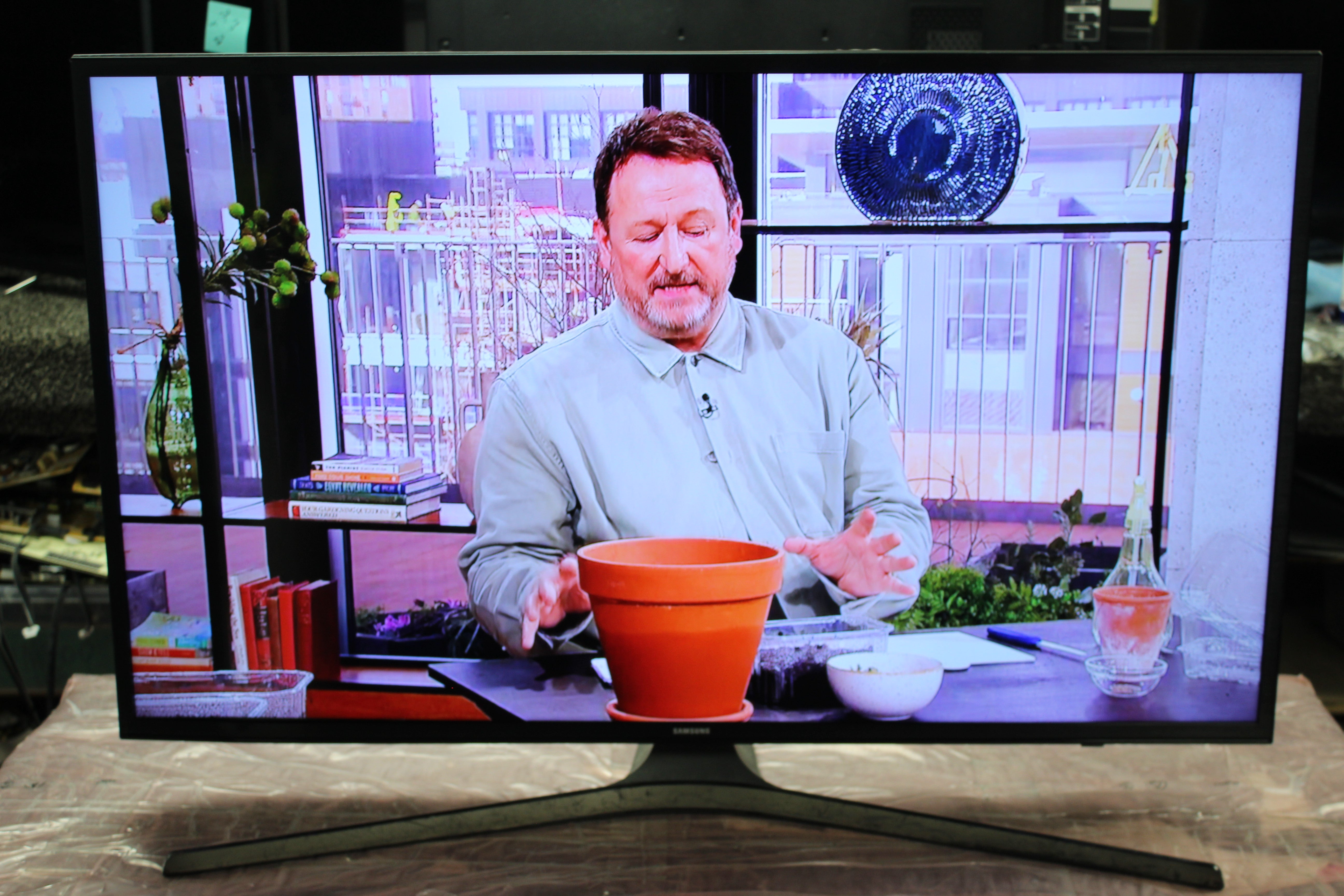 43" Samsung UE43KU6000 4k Ultra HD HDR Smart LED TV - Electronic World TV