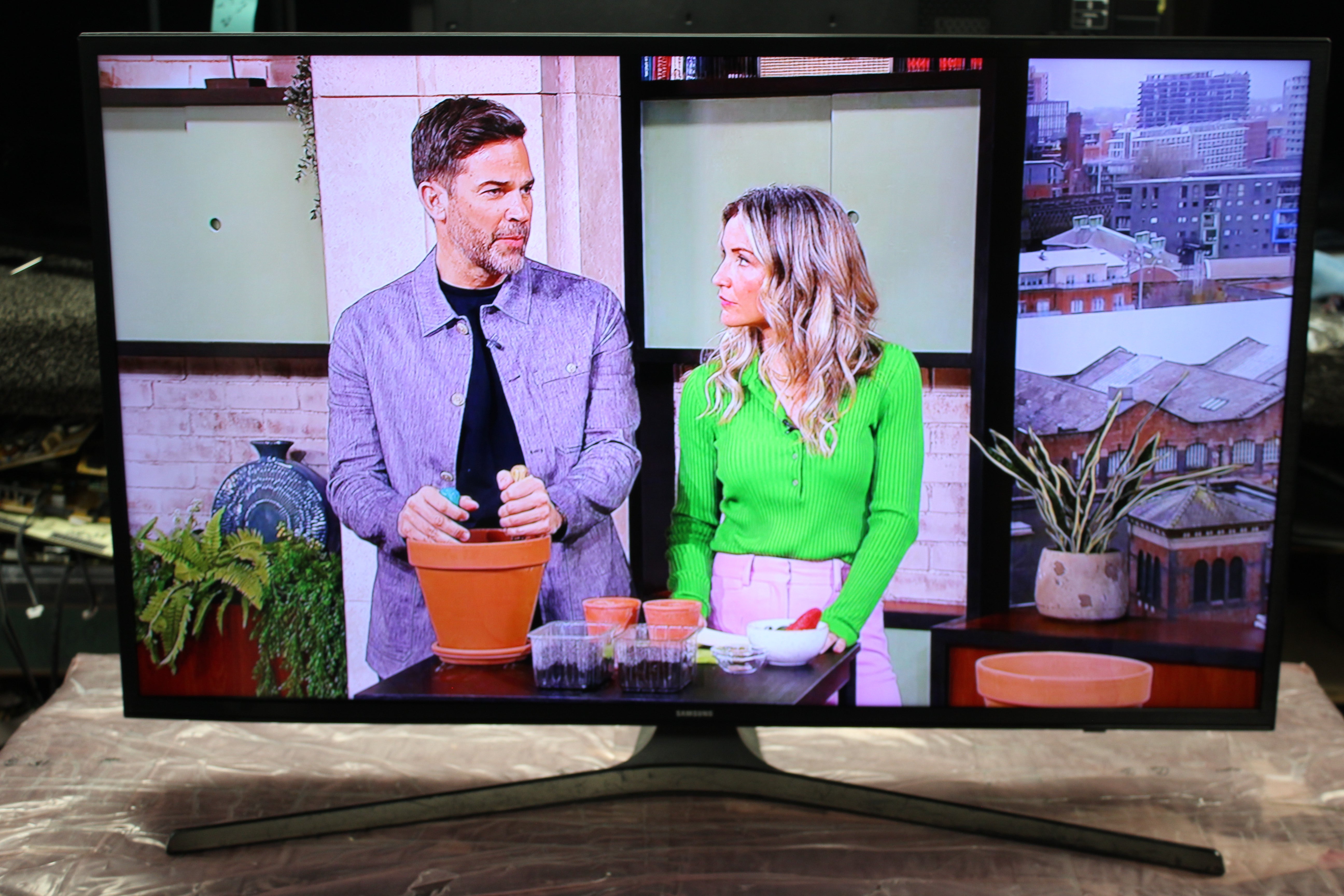 43" Samsung UE43KU6000 4k Ultra HD HDR Smart LED TV - Electronic World TV