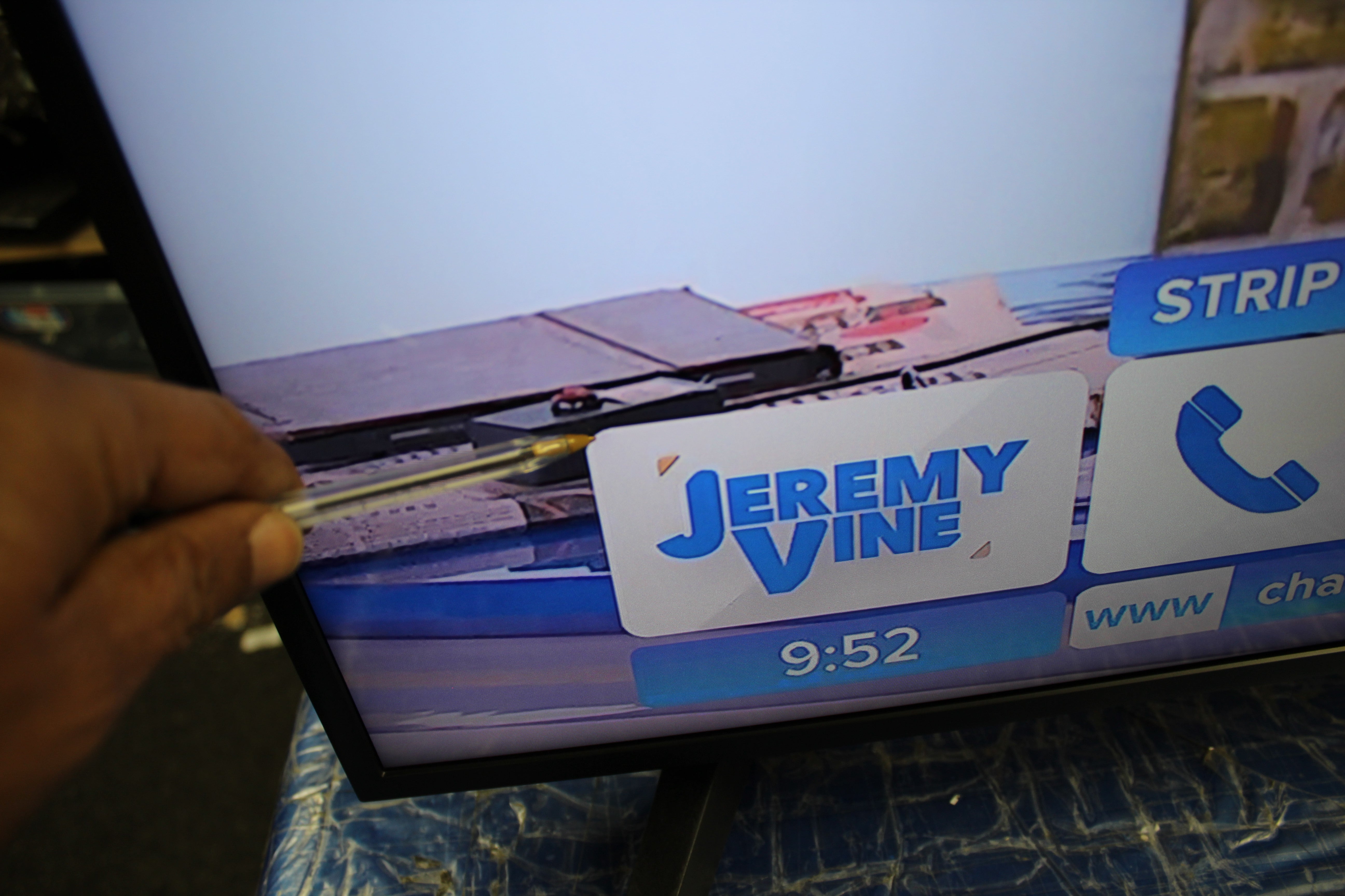 50" Samsung UE50RU7100 4K Certified Ultra HD HDR Smart LED TV - Electronic World TV