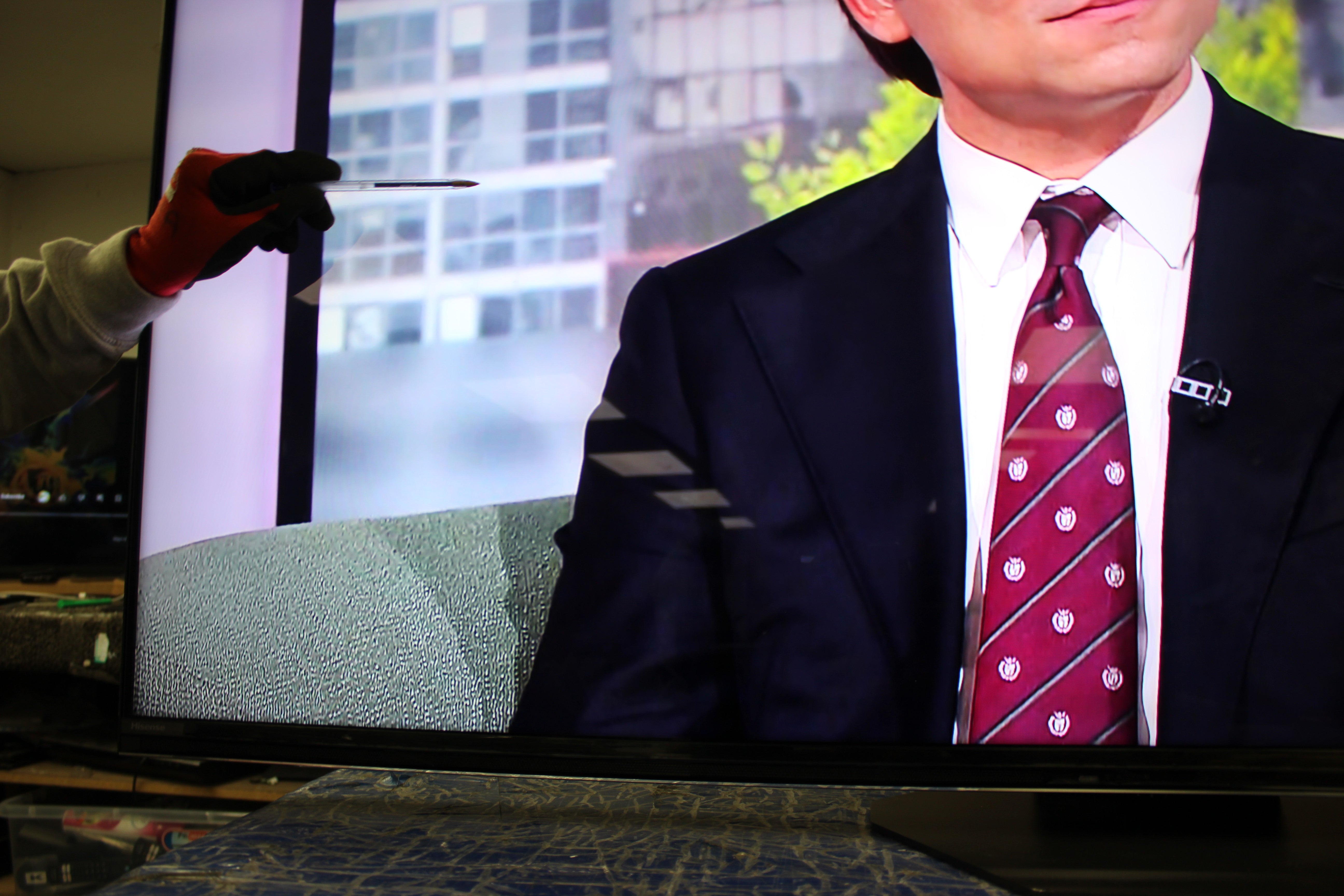 65" Hisense 65U8NQTUK Premium 4K HDR Smart Mini LED ULED TV - Electronic World TV