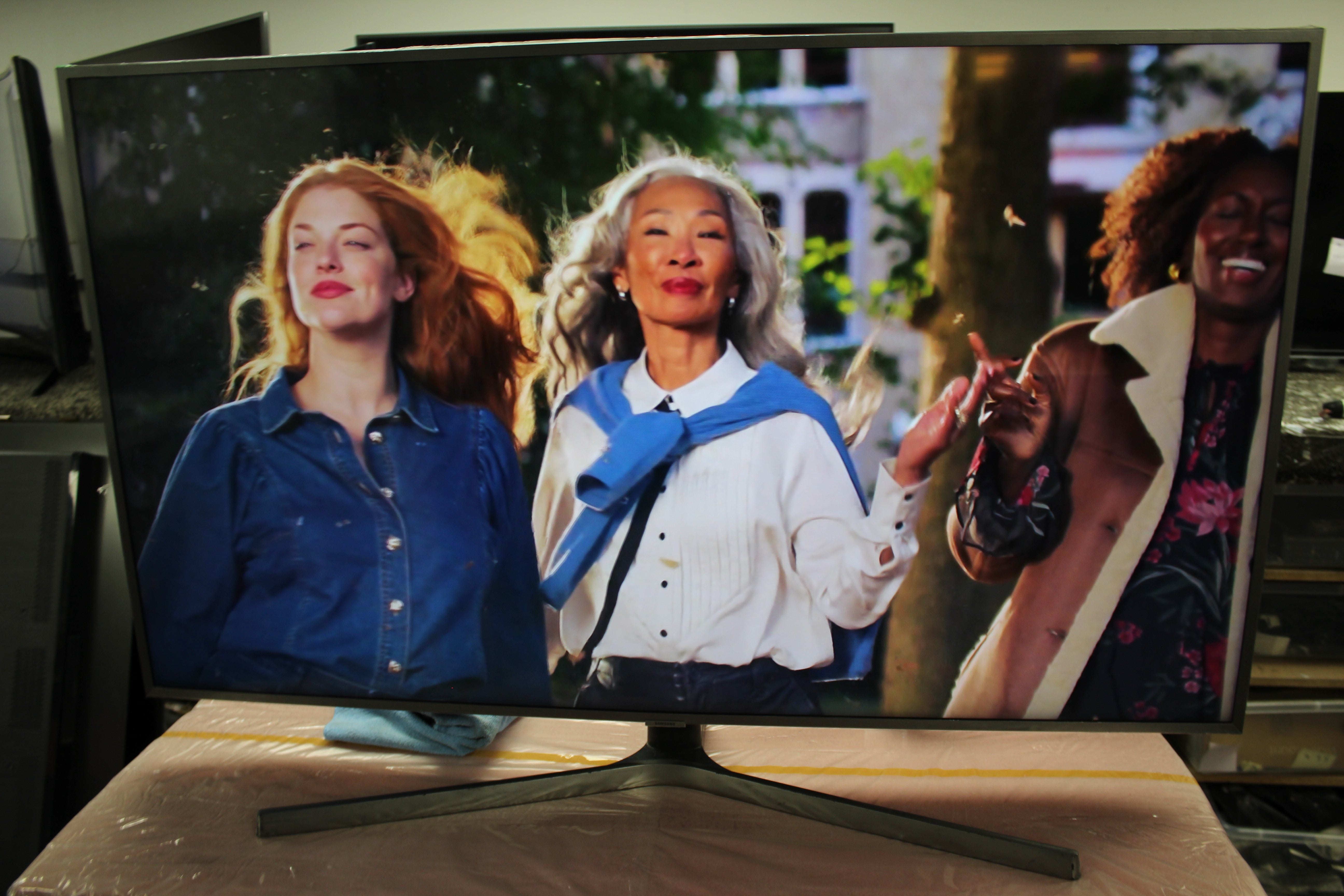 55" Samsung UE55NU7470 4K HDR Smart LED TV - Electronic World TV