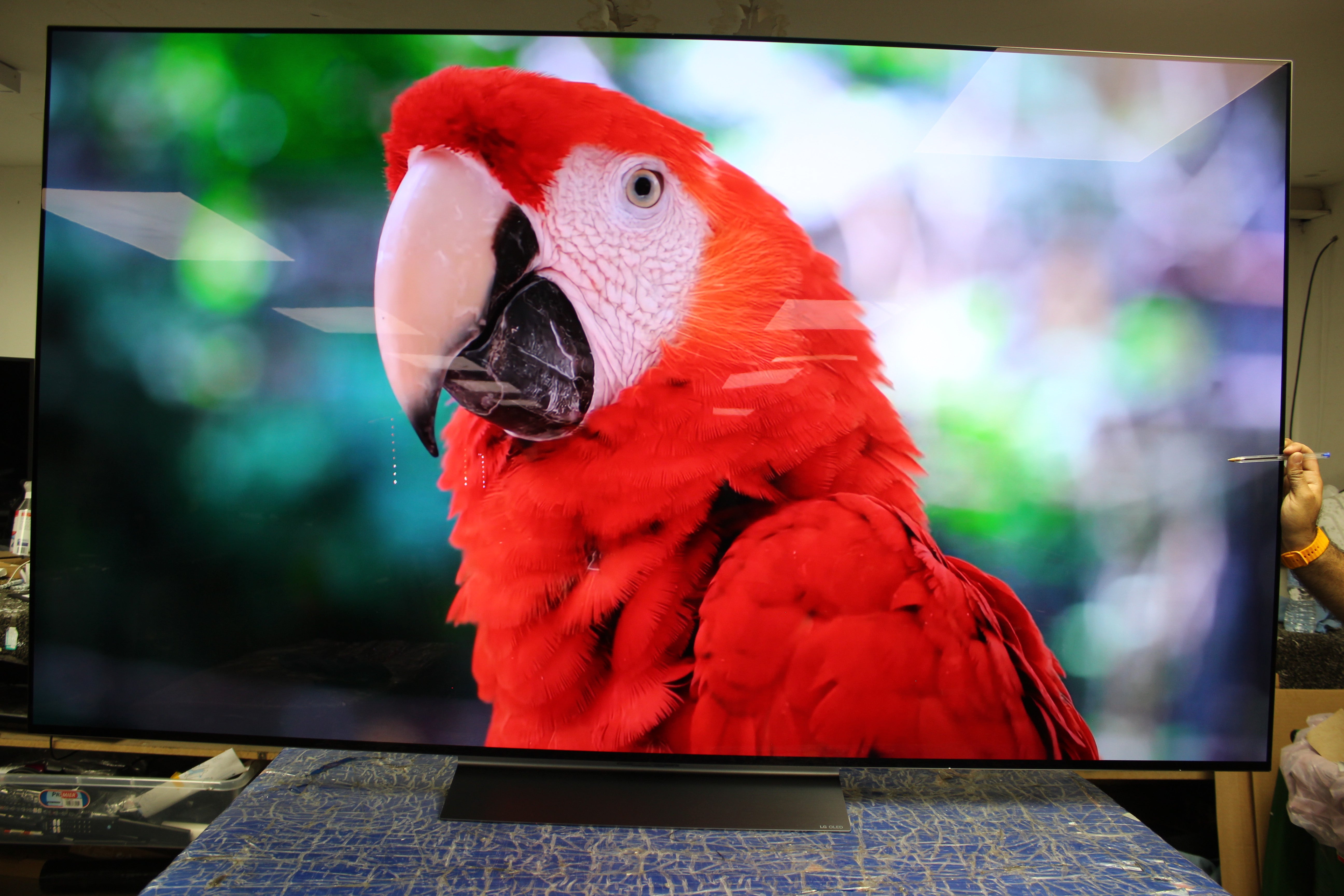 77" LG OLED77C44LA 4K HDR Smart OLED TV - Electronic World TV