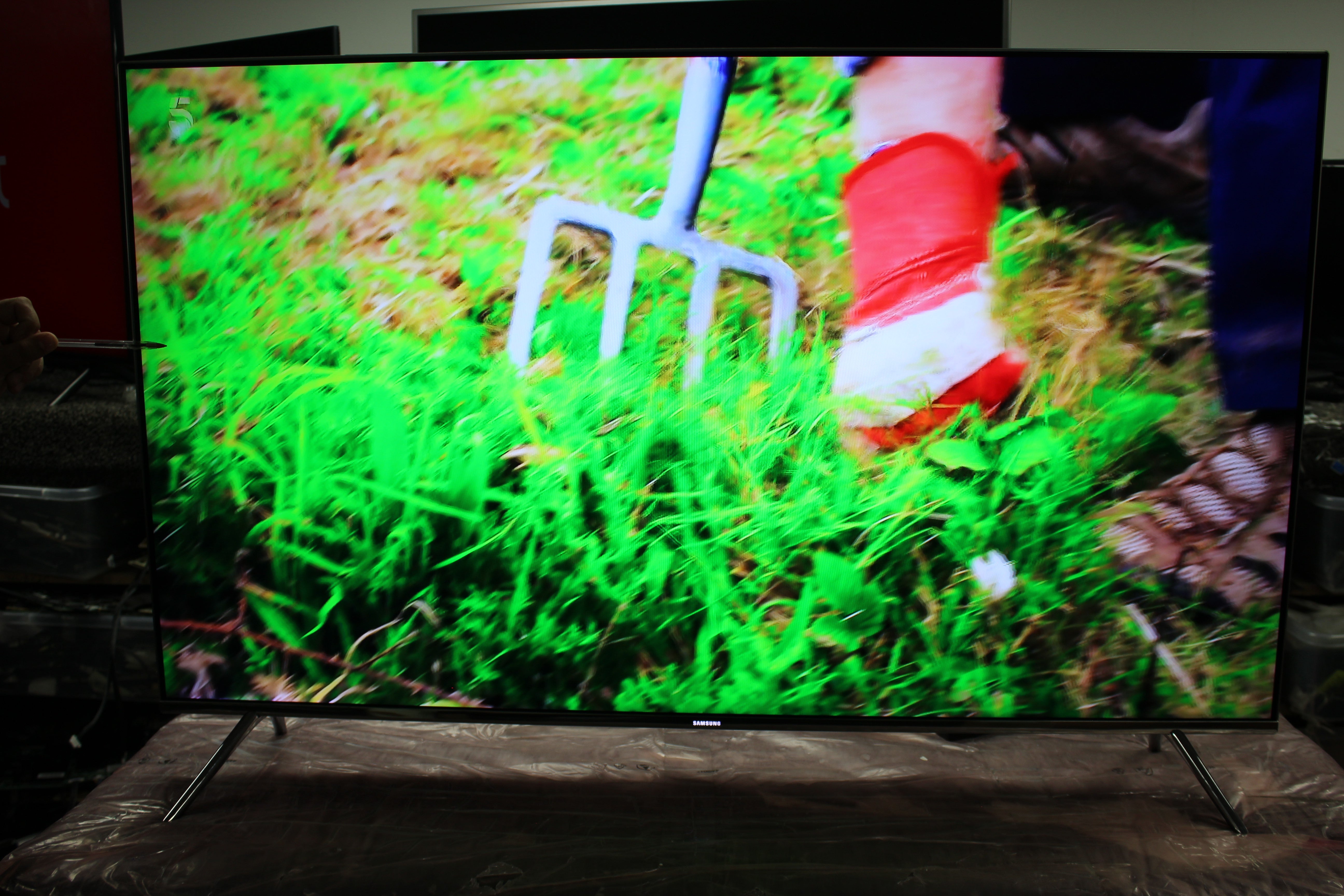 49" Samsung UE49KS7000 4K SUHD HDR Quantum Dot Smart LED TV - Electronic World TV