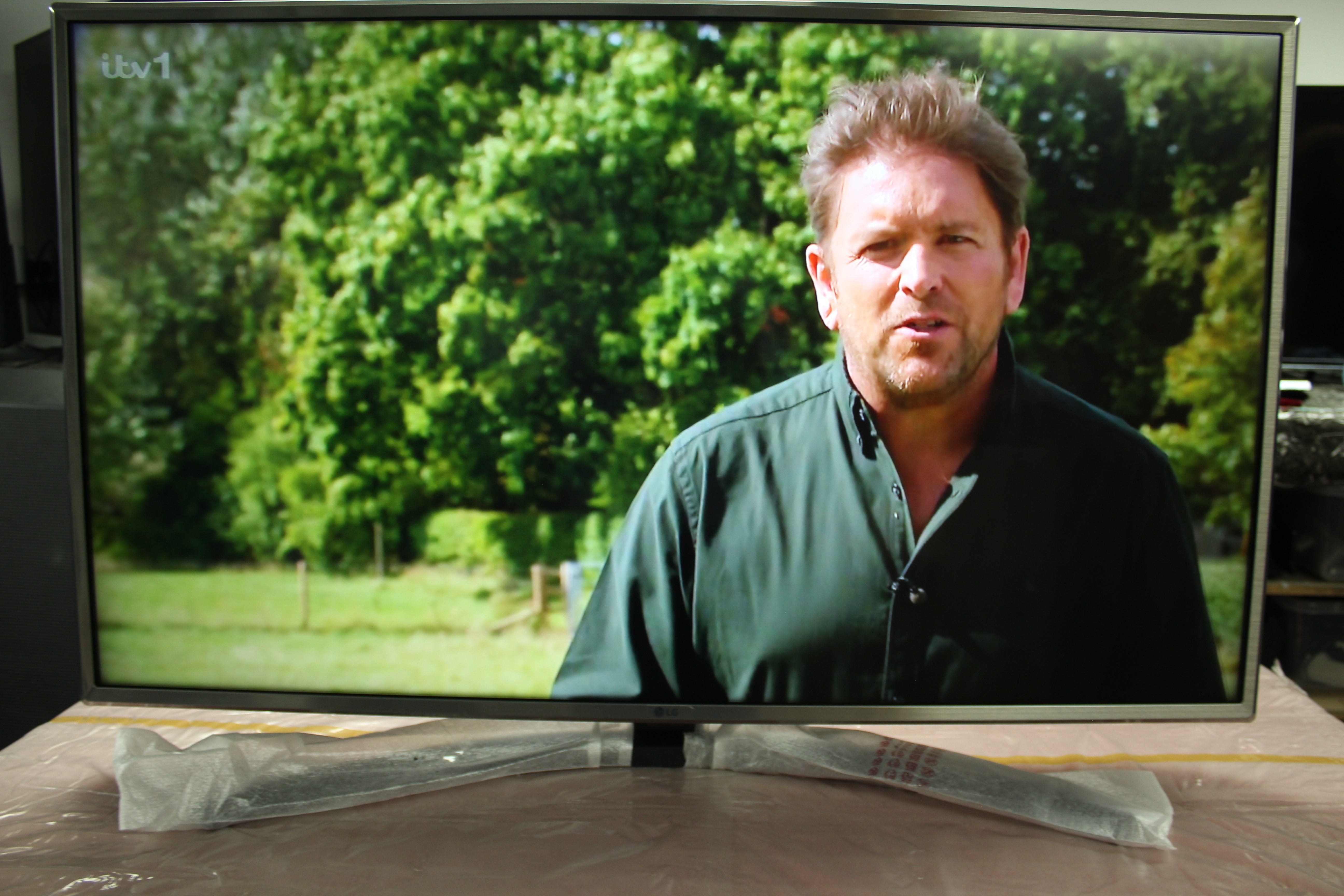 43" LG 43UK6950PLB 4K Ultra HD HDR Smart LED TV - Electronic World TV