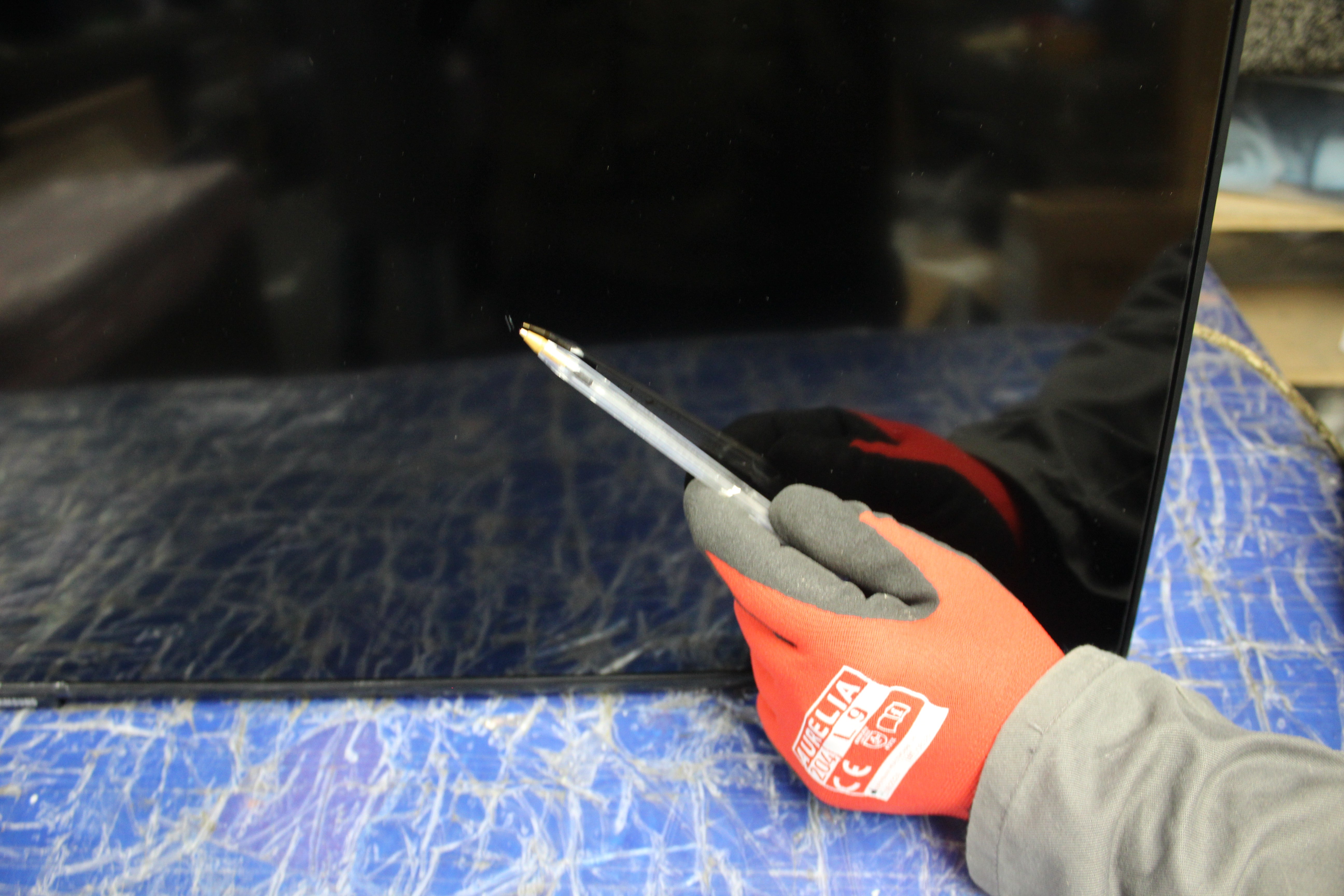 43" Samsung QE43Q60TAUXXU Crystal 4K Quantum HDR Smart QLED TV - Electronic World TV