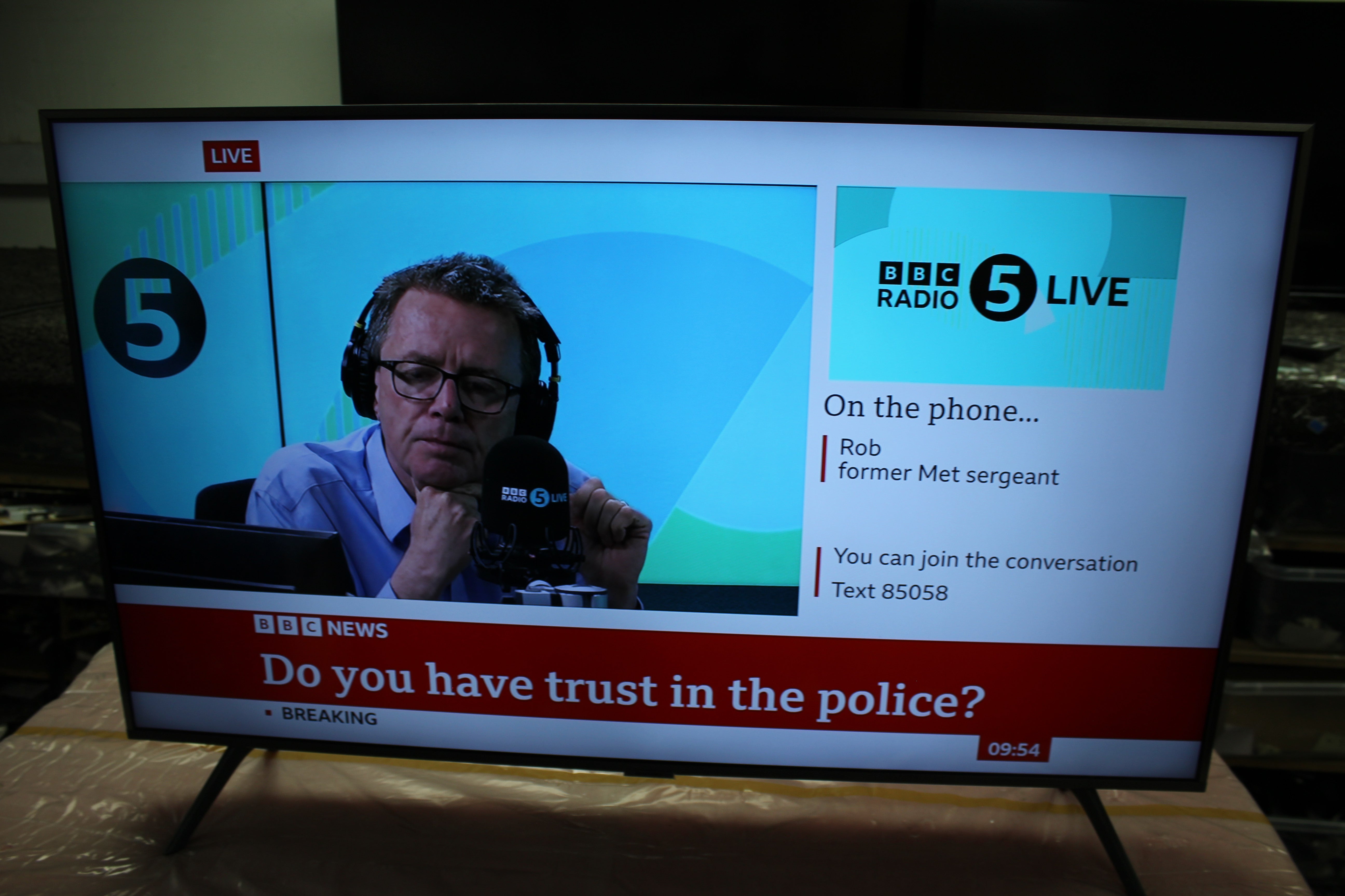 43" Samsung UE43TU7100 4K HDR Crystal Smart LED TV - Electronic World TV