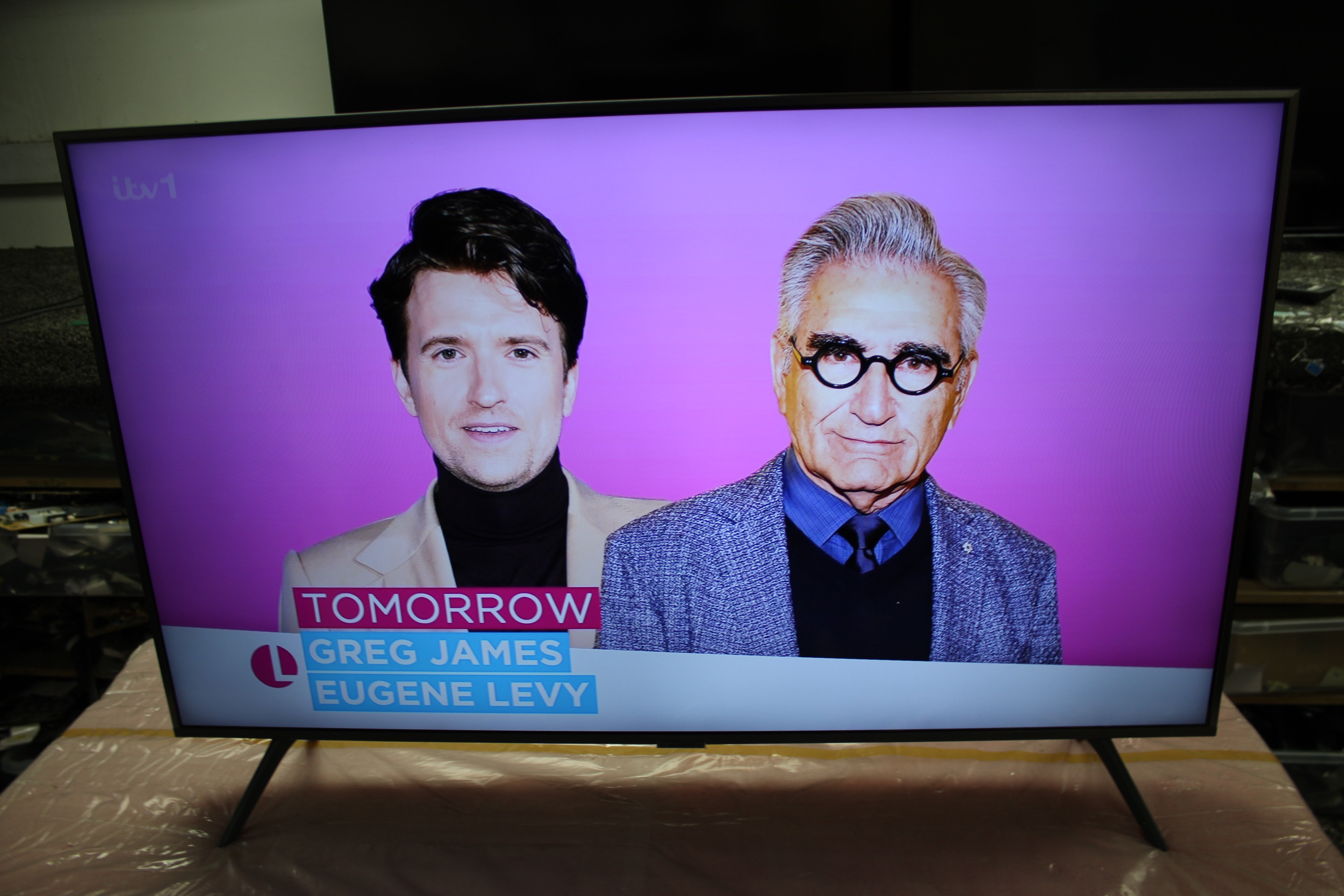 43" Samsung UE43TU7100 4K HDR Crystal Smart LED TV - Electronic World TV