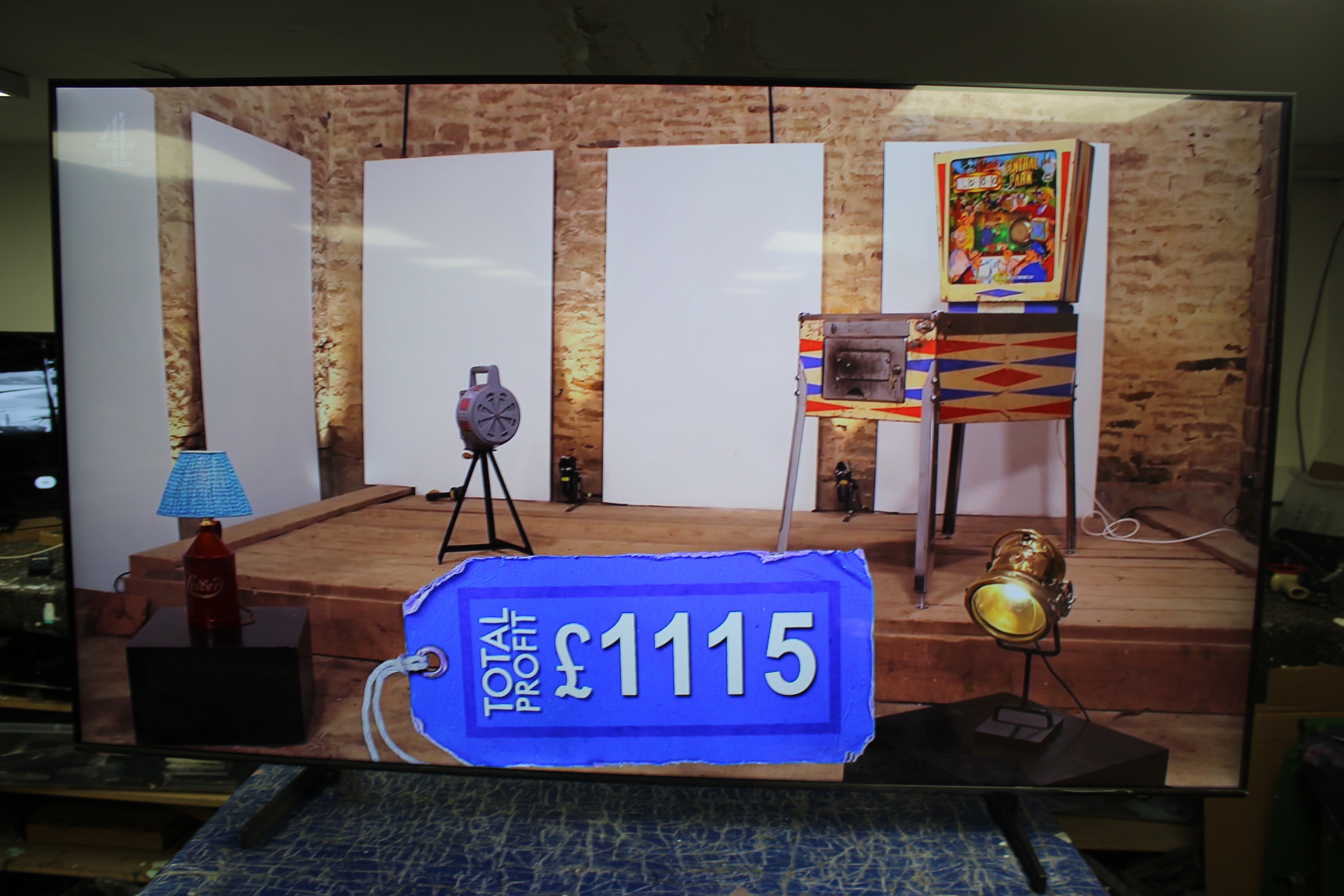 75" Samsung QE75Q60CAUXXU 4K HDR Smart QLED TV - Electronic World TV