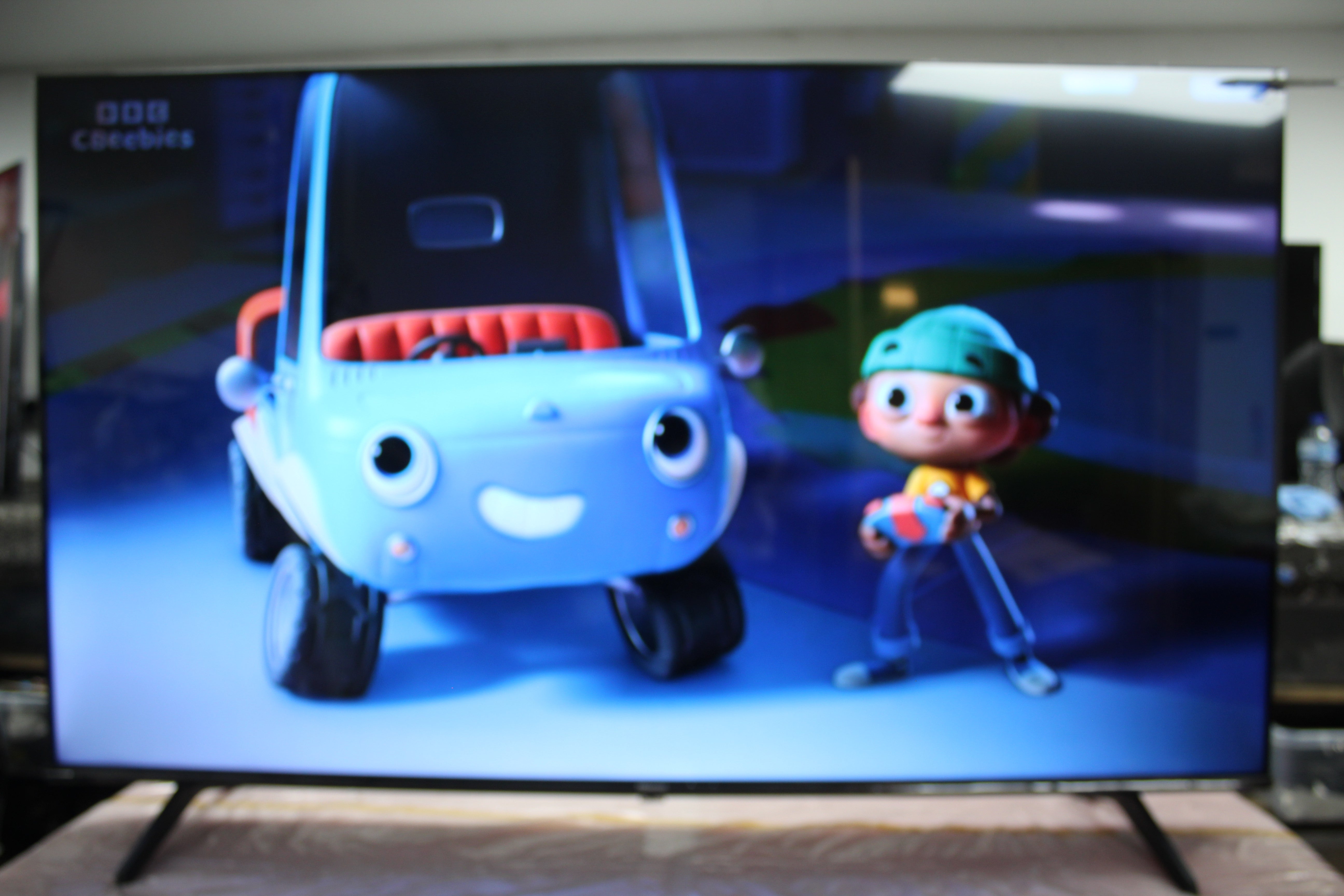 55" Hisense 55E7QTUK Premium 4K HDR Smart QLED TV - Electronic World TV