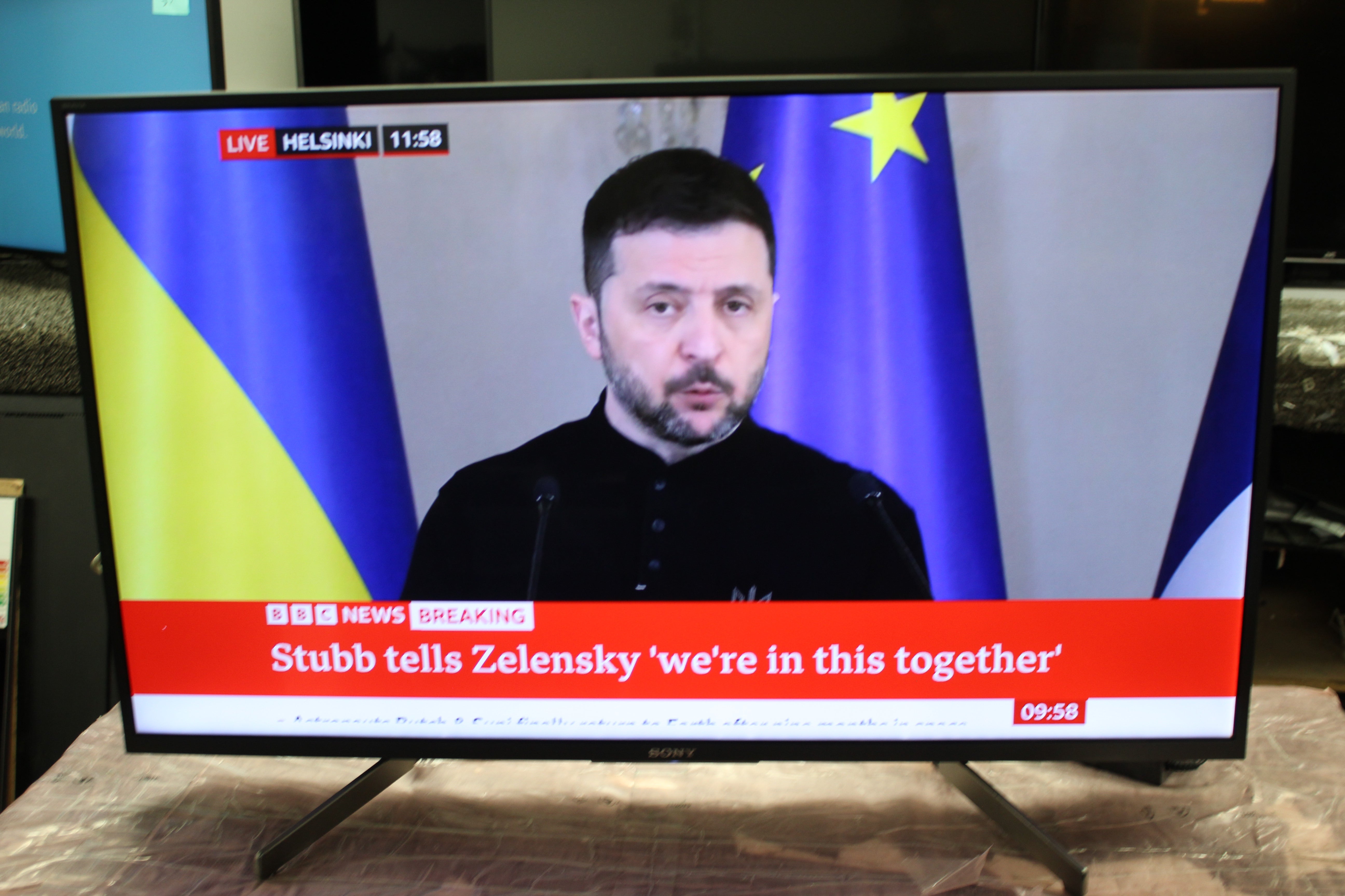 43" Sony KD43XE7002BU 4K Ultra HD HDR Smart LED TV - Electronic World TV