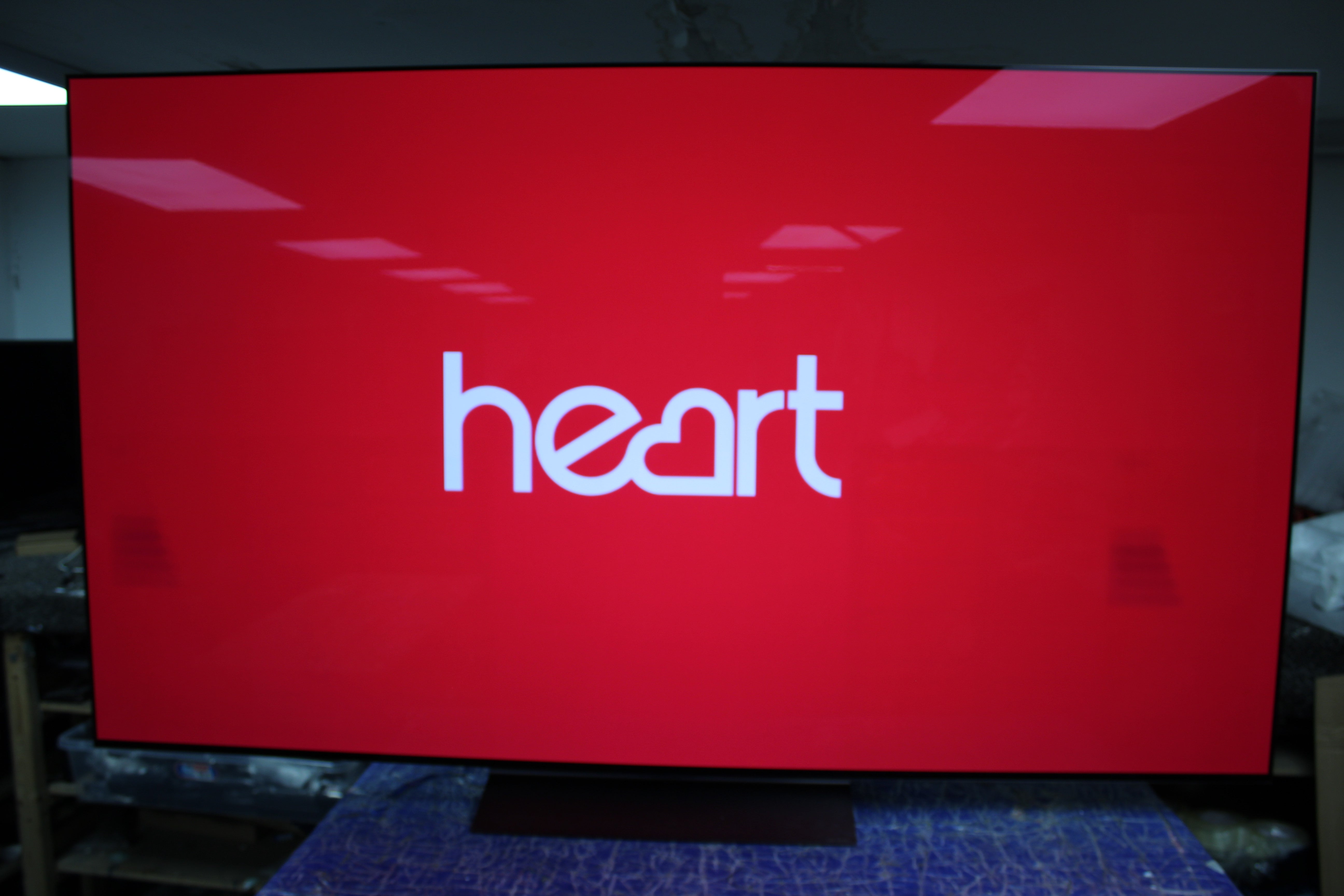 77" LG OLED77C44LA 4K HDR Smart OLED TV