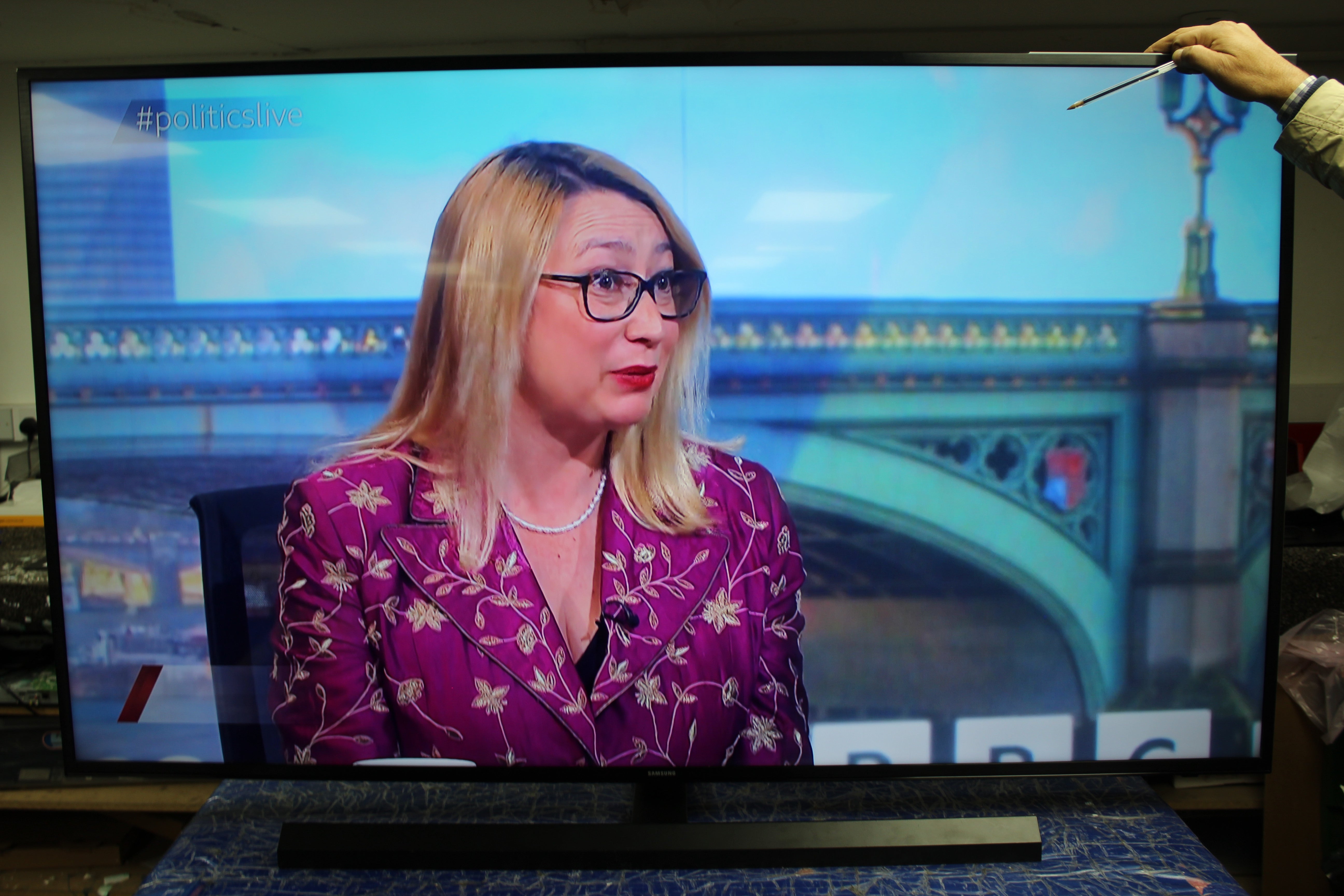 65" Samsung UE65MU6120 4K HDR Smart LED TV - Electronic World TV