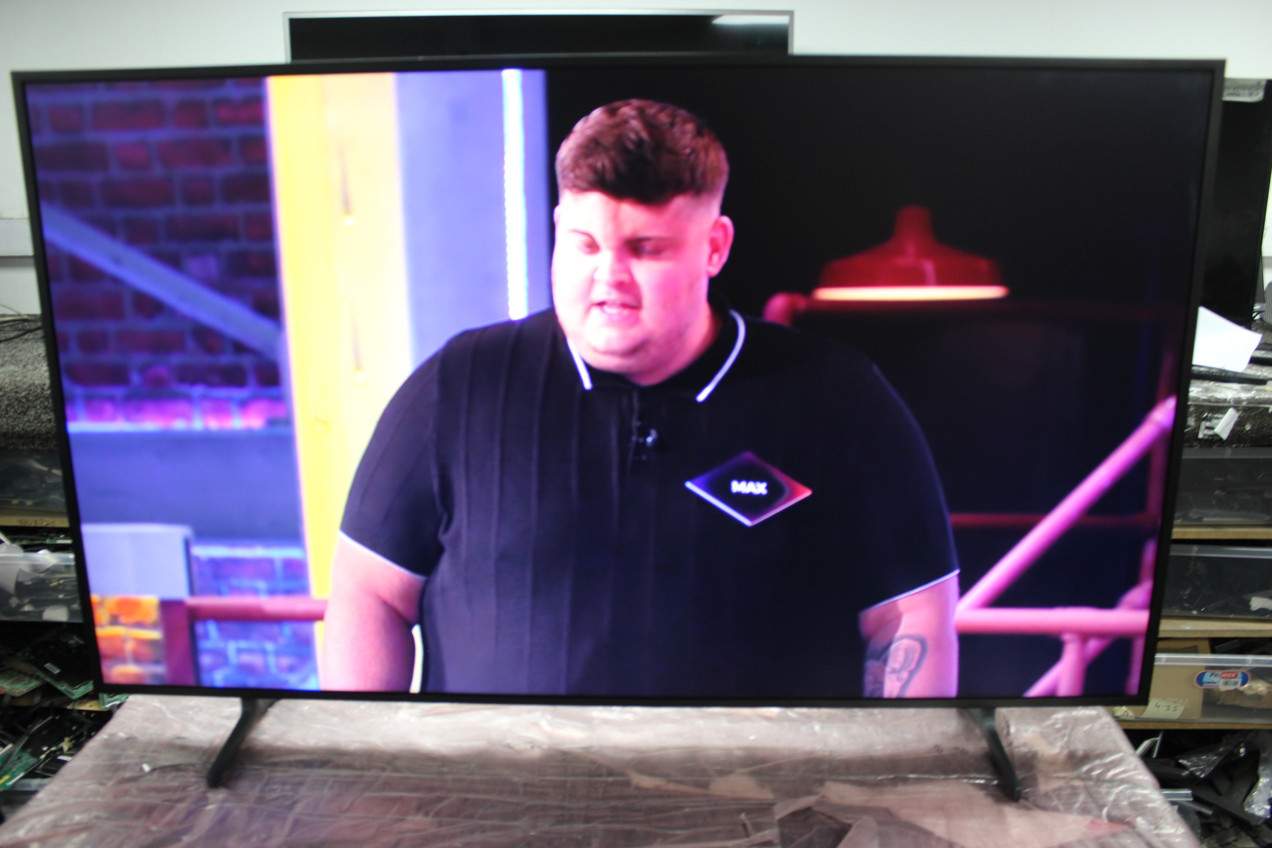 55" Samsung "The Frame" QE55LS03BAUXXU 4K HDR Smart QLED TV - Electronic World TV