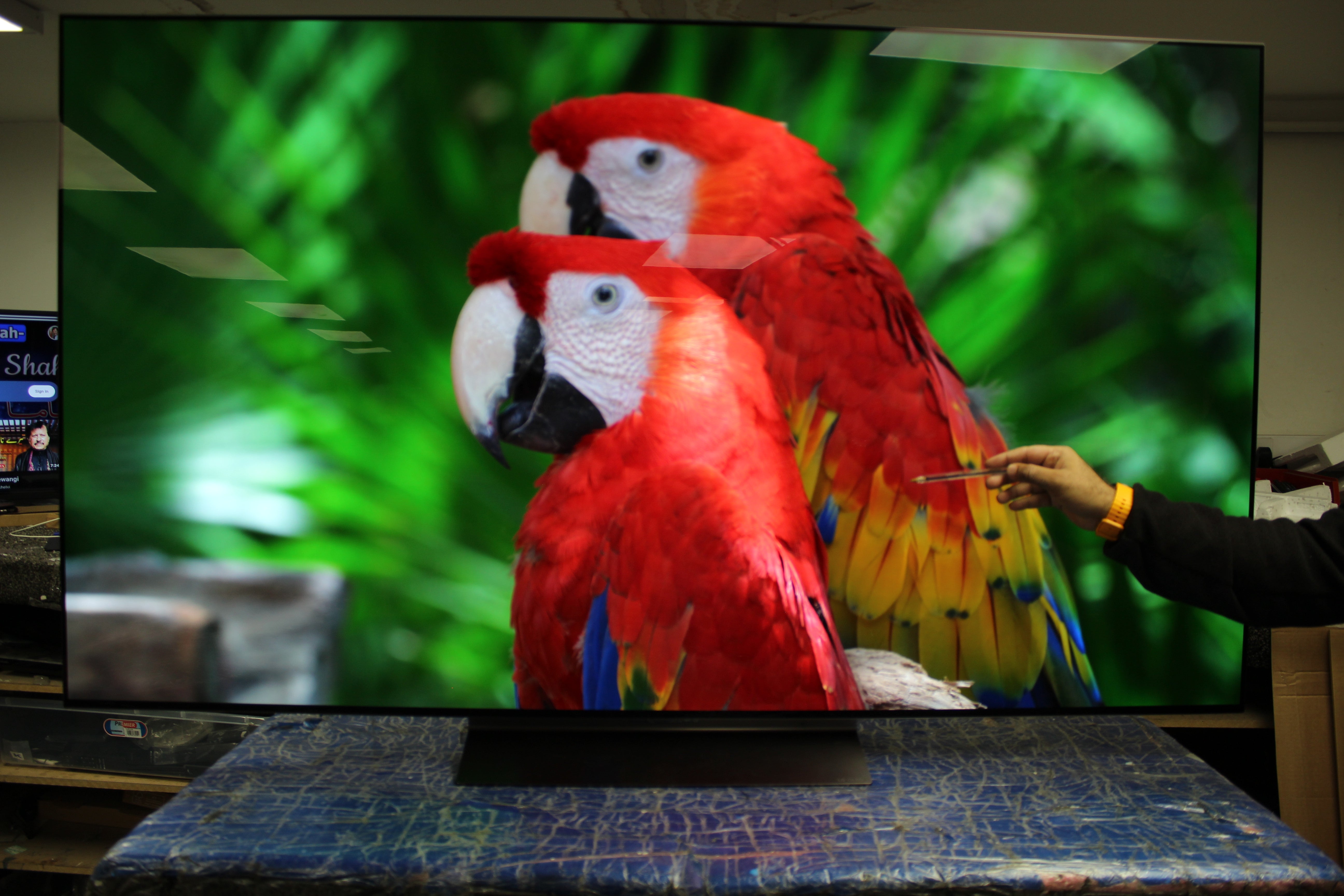 65" LG Evo OLED65C44LA 4K HDR Smart Evo OLED TV