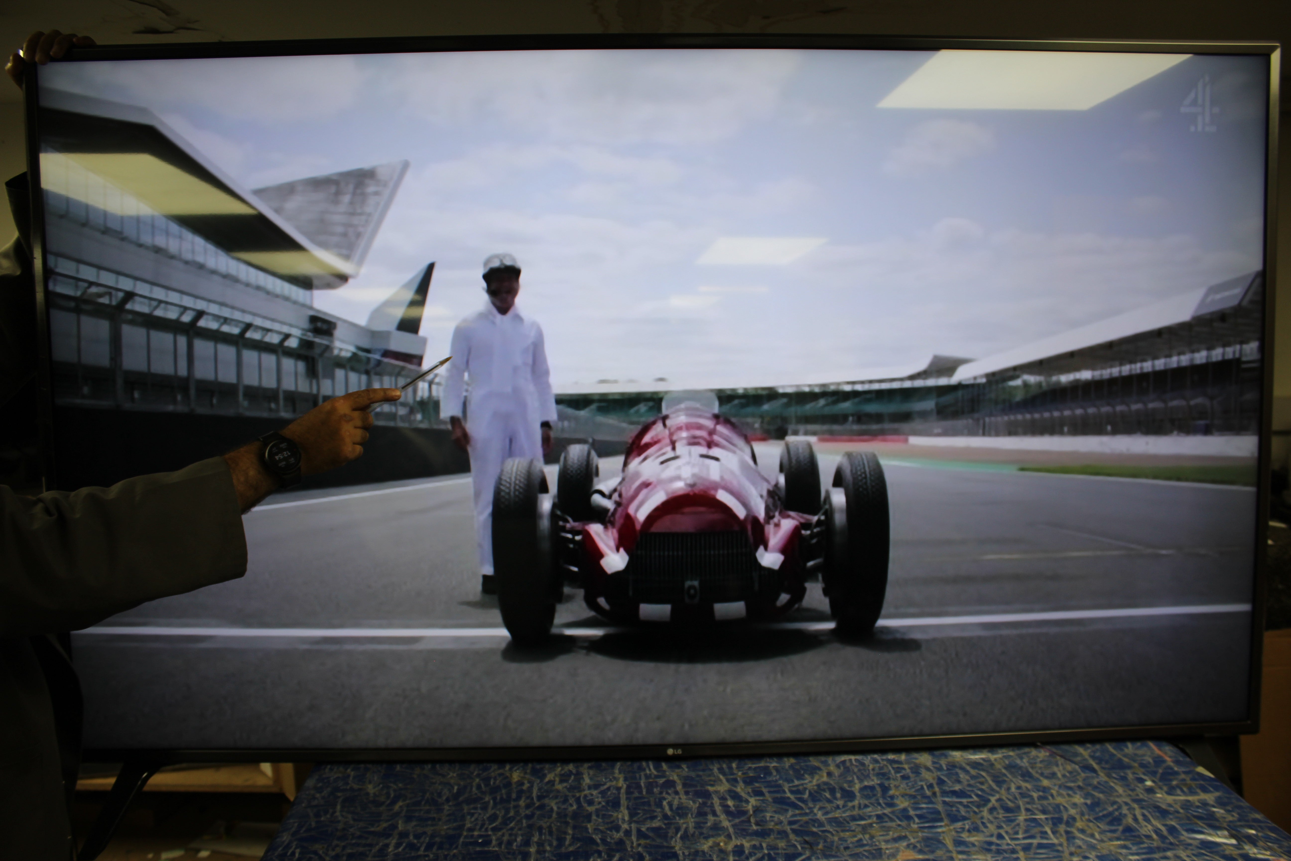 75" LG 75UM7050PLA 4K HDR Freeview Play Smart LED TV - Electronic World TV