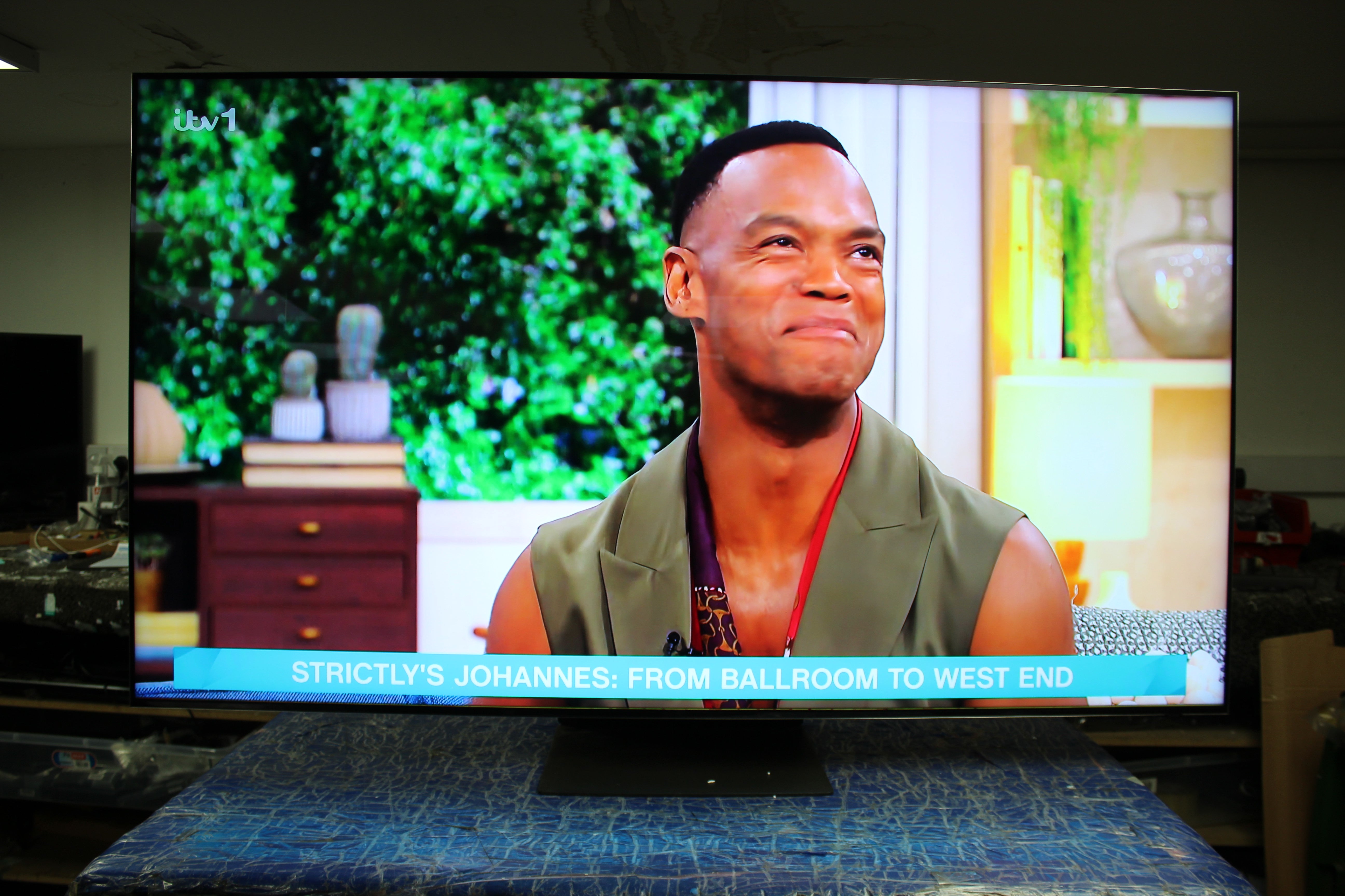 65" Samsung QE65QN800ATXXU Flagship 8K HDR Neo QLED TV - Electronic World TV