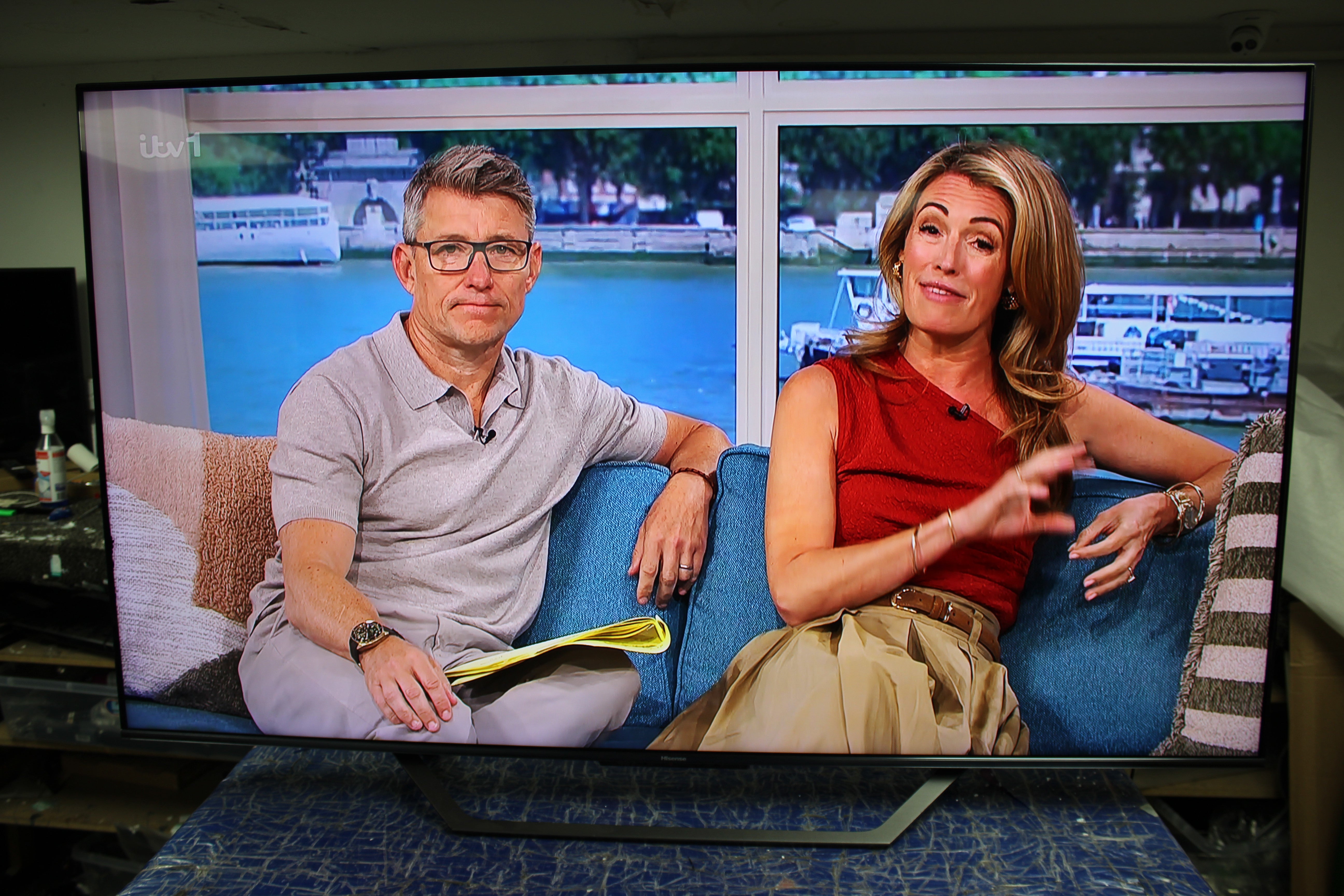 65" Hisense 65U7KQTUK Premium 4K HDR Smart Mini LED TV - Electronic World TV