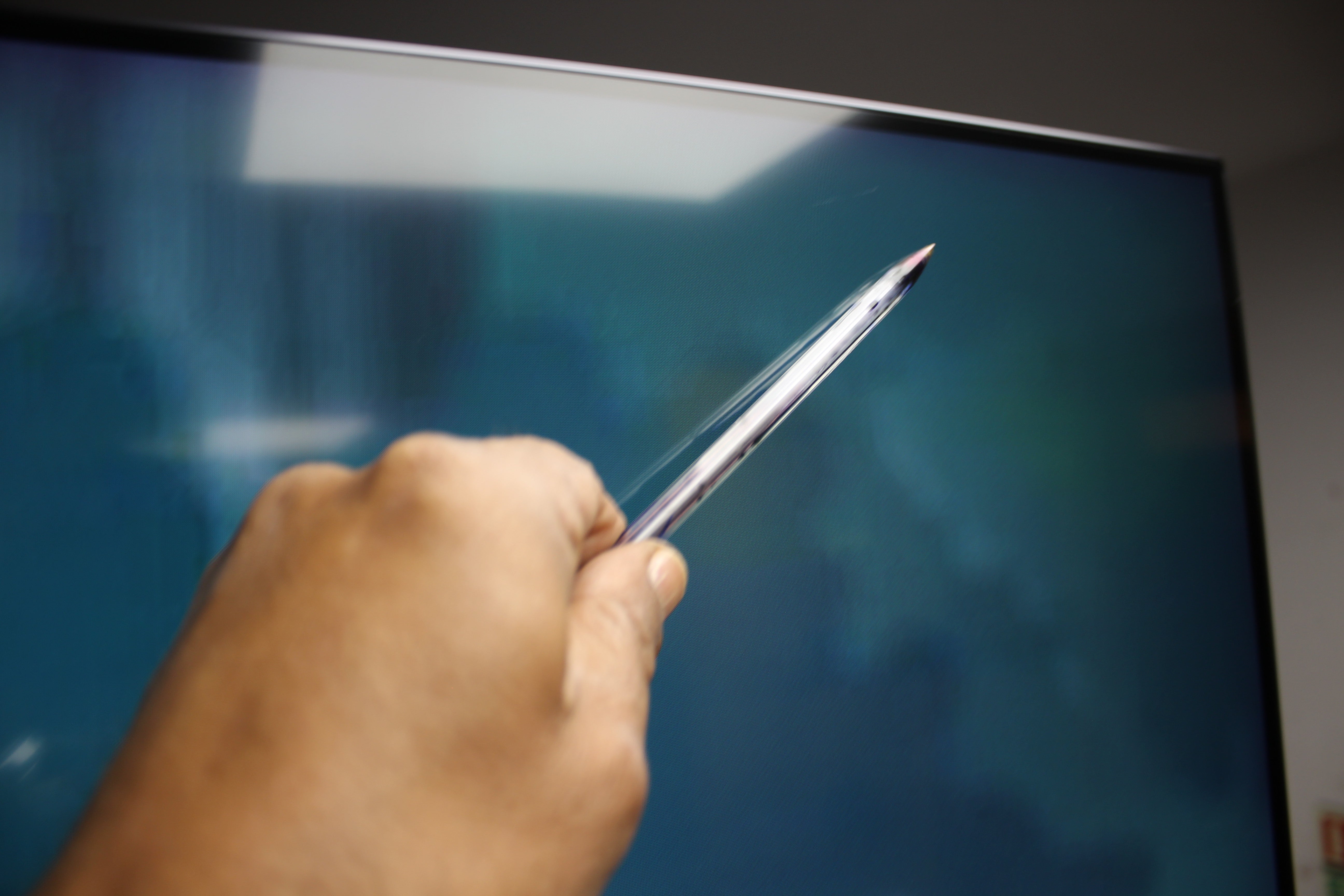 65" Samsung QE65Q6FAM 4K HDR Smart QLED TV - Electronic World TV