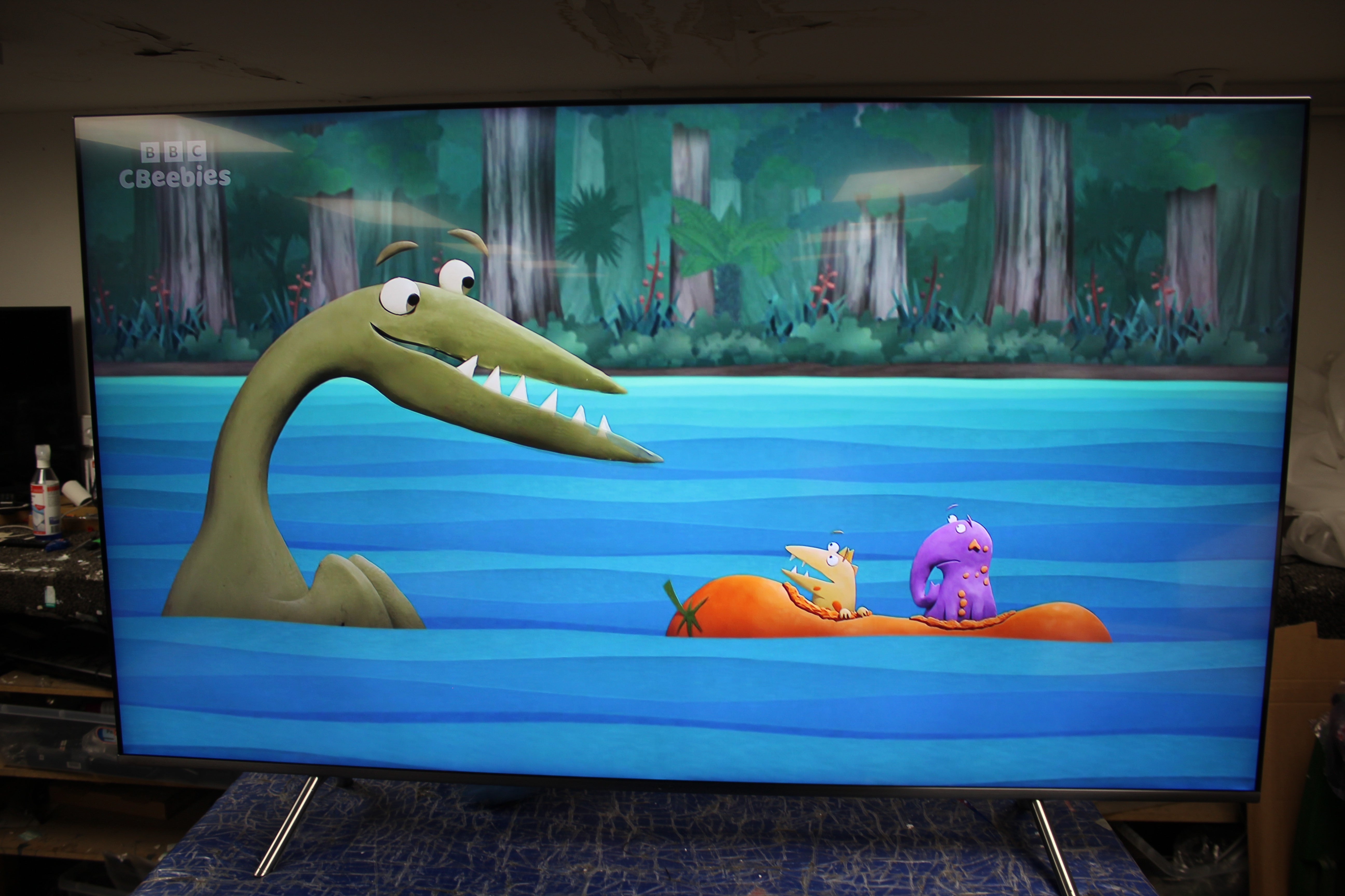 65" Samsung QE65Q6FAM 4K HDR Smart QLED TV - Electronic World TV