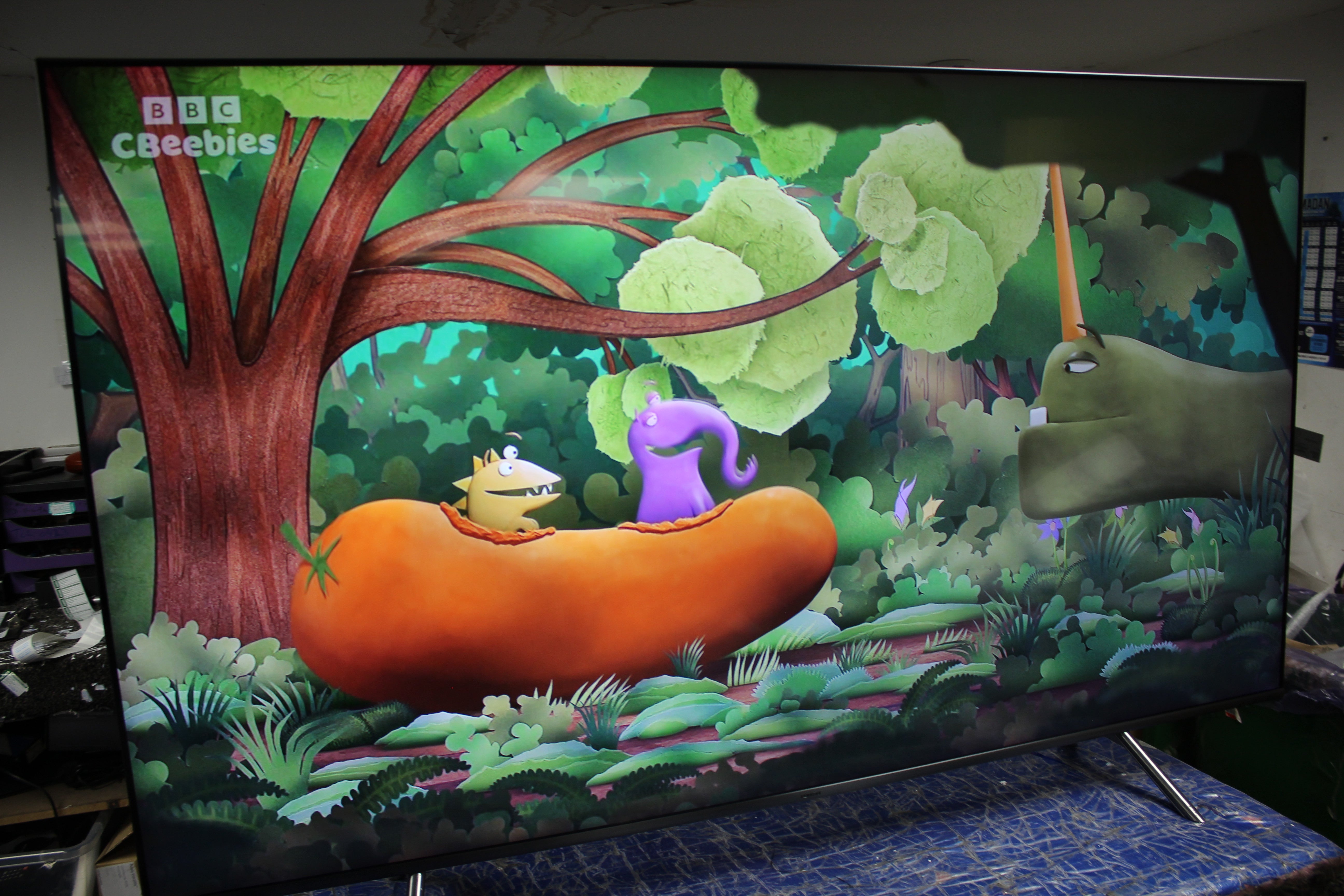 65" Samsung QE65Q6FAM 4K HDR Smart QLED TV - Electronic World TV