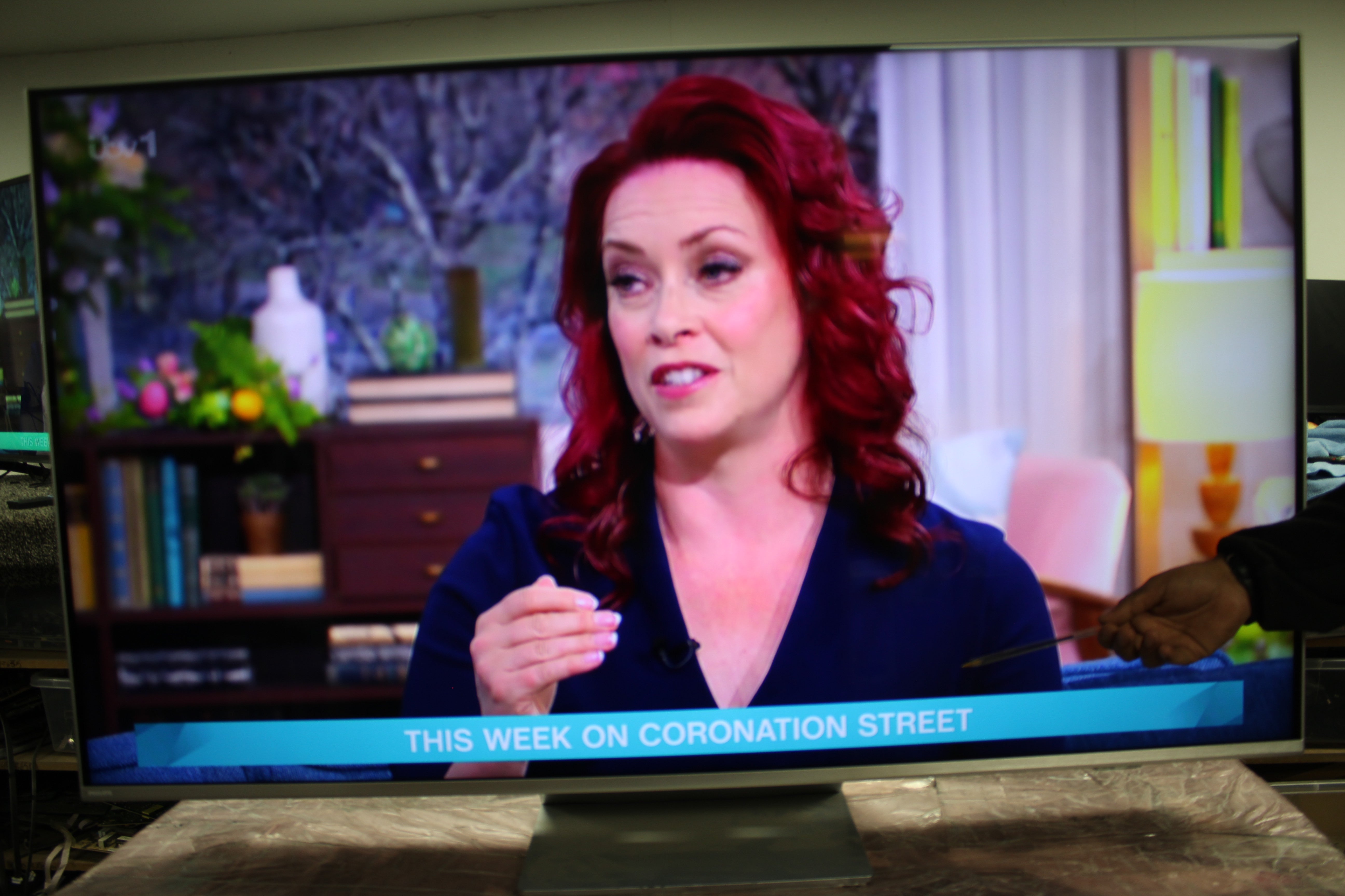 55" Philips "The One" 55PUS8807/12 Ambilight 4K HDR Android Smart LED TV - Electronic World TV