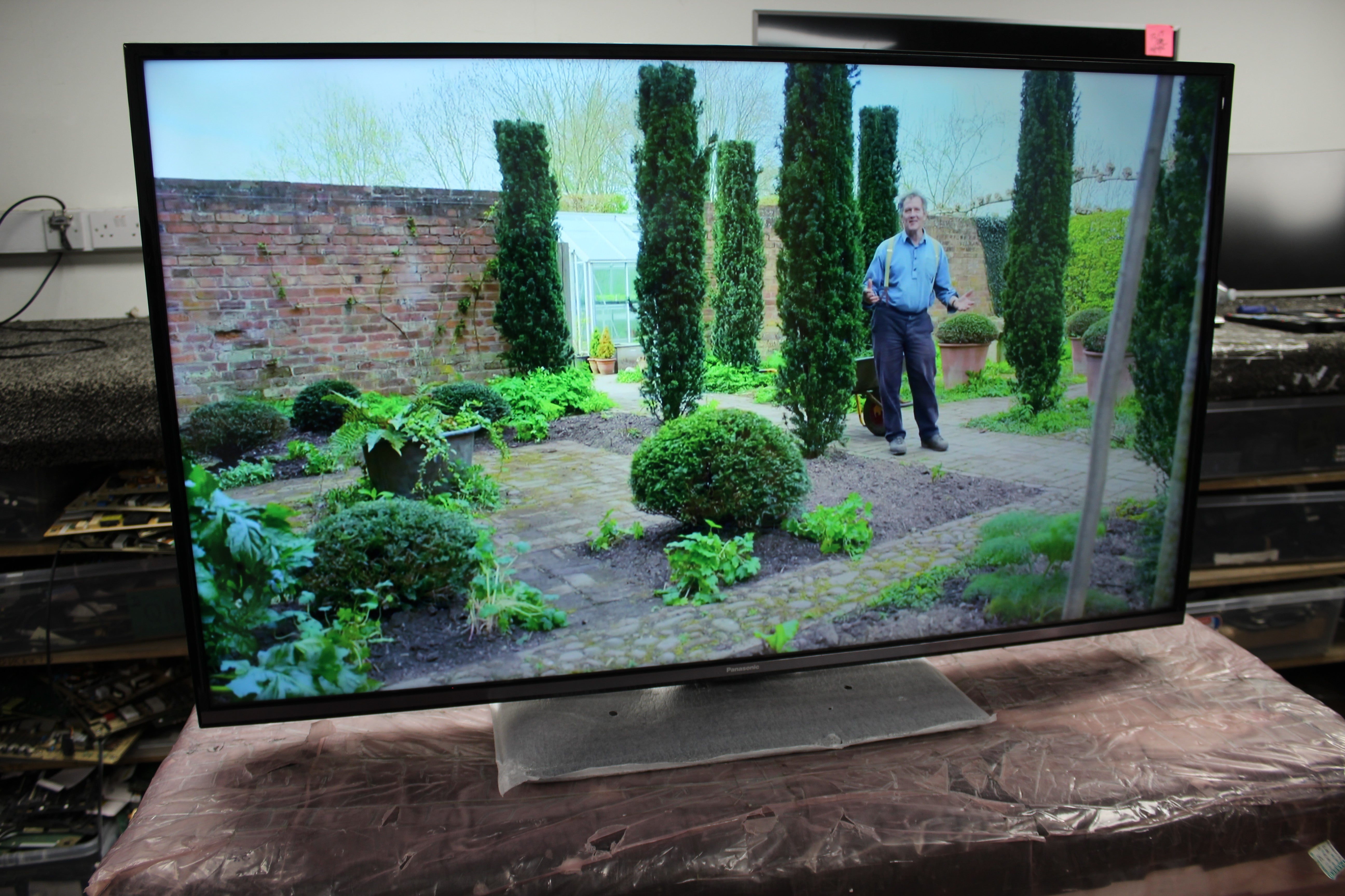 49" Panasonic TX-49FX555B 4K Ultra HD HDR Smart LED TV - Electronic World TV