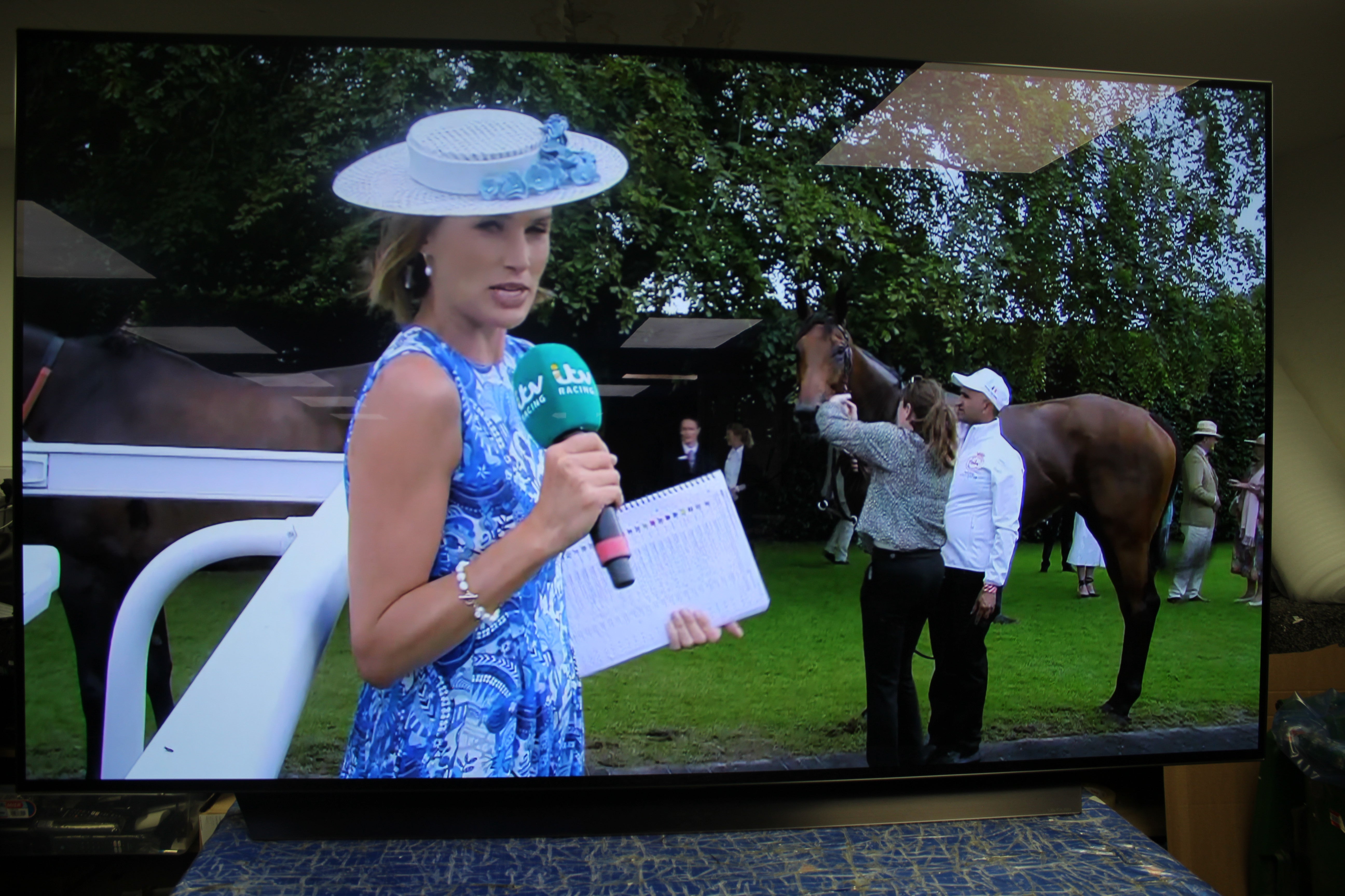 77" LG OLED77C14LB 4K HDR Smart OLED TV - Electronic World TV