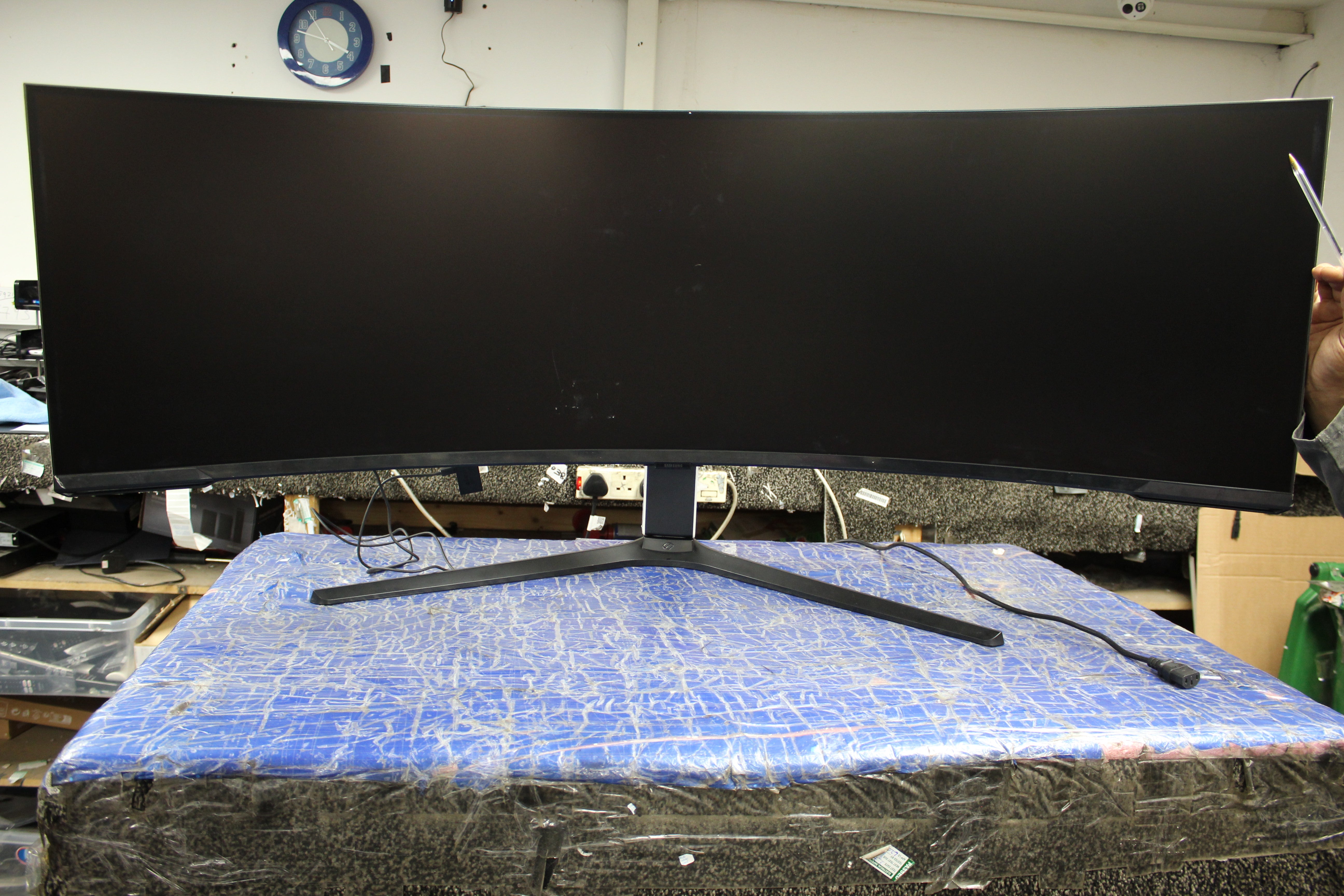 57" Samsung Odyssey LS57CG952NUXXU Curved 4K HDR Gaming Monitor TV - Electronic World TV