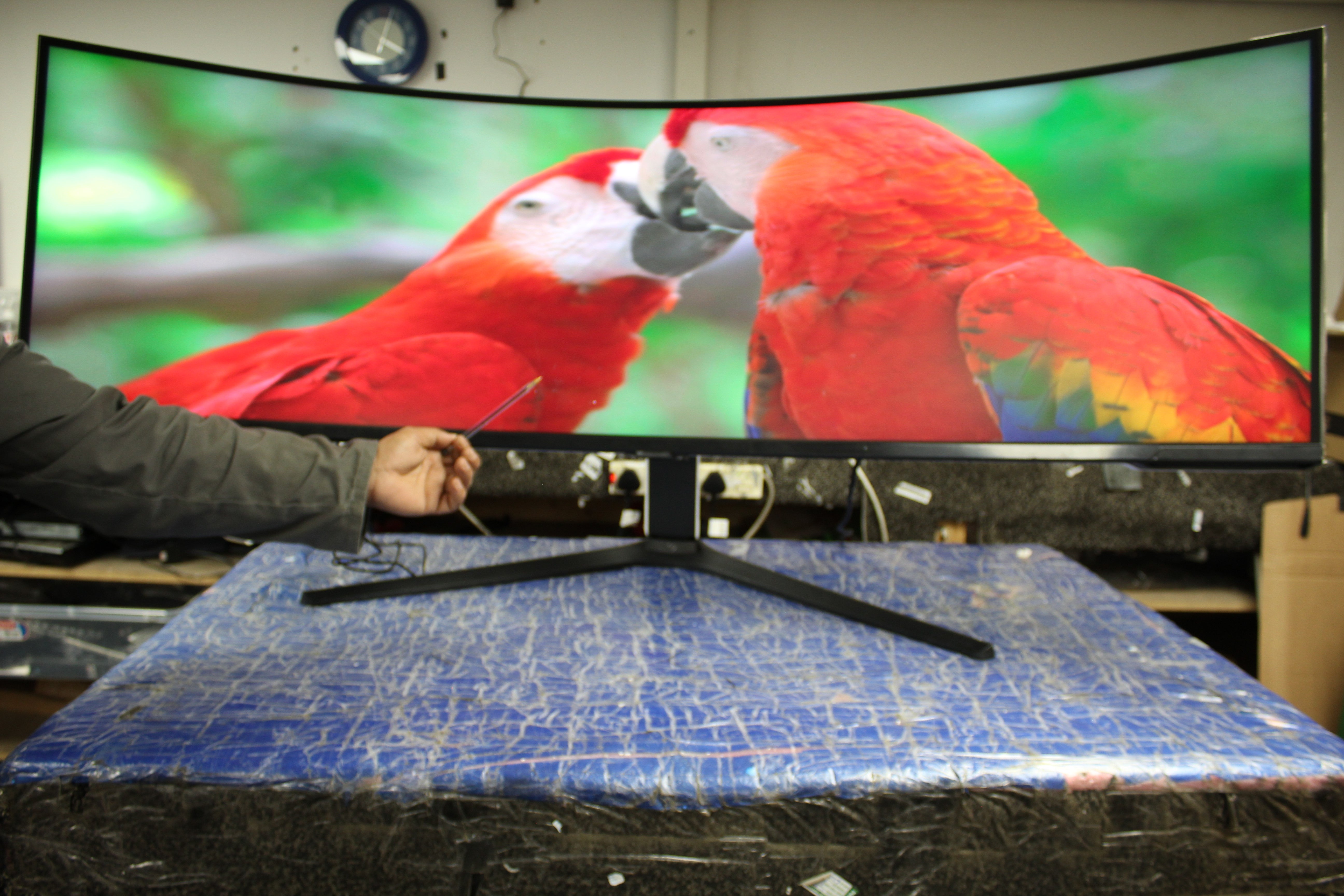 57" Samsung Odyssey LS57CG952NUXXU Curved 4K HDR Gaming Monitor TV - Electronic World TV