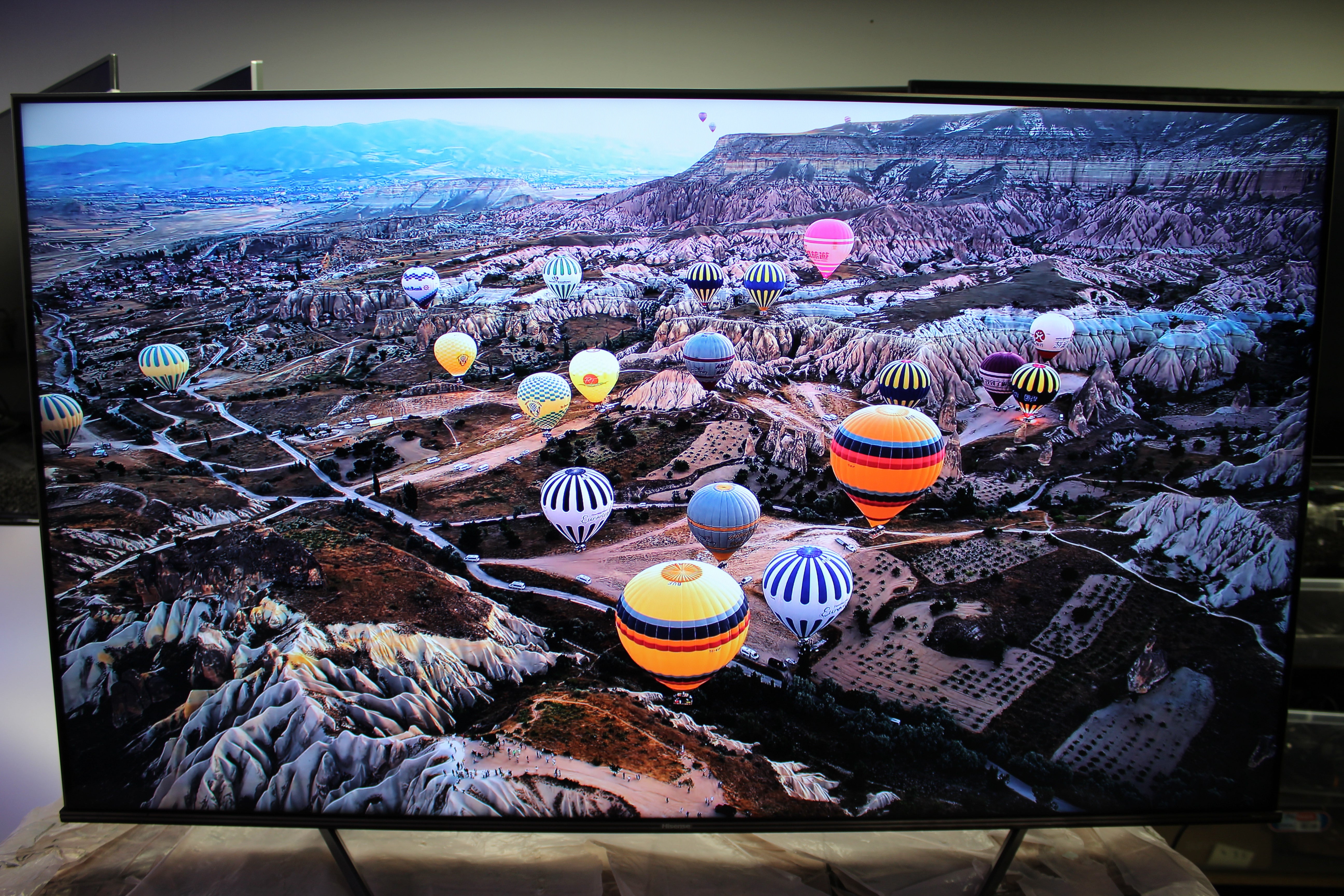 55" Hisense 55U7HQTUK Premium 4K HDR ULED TV - Electronic World TV