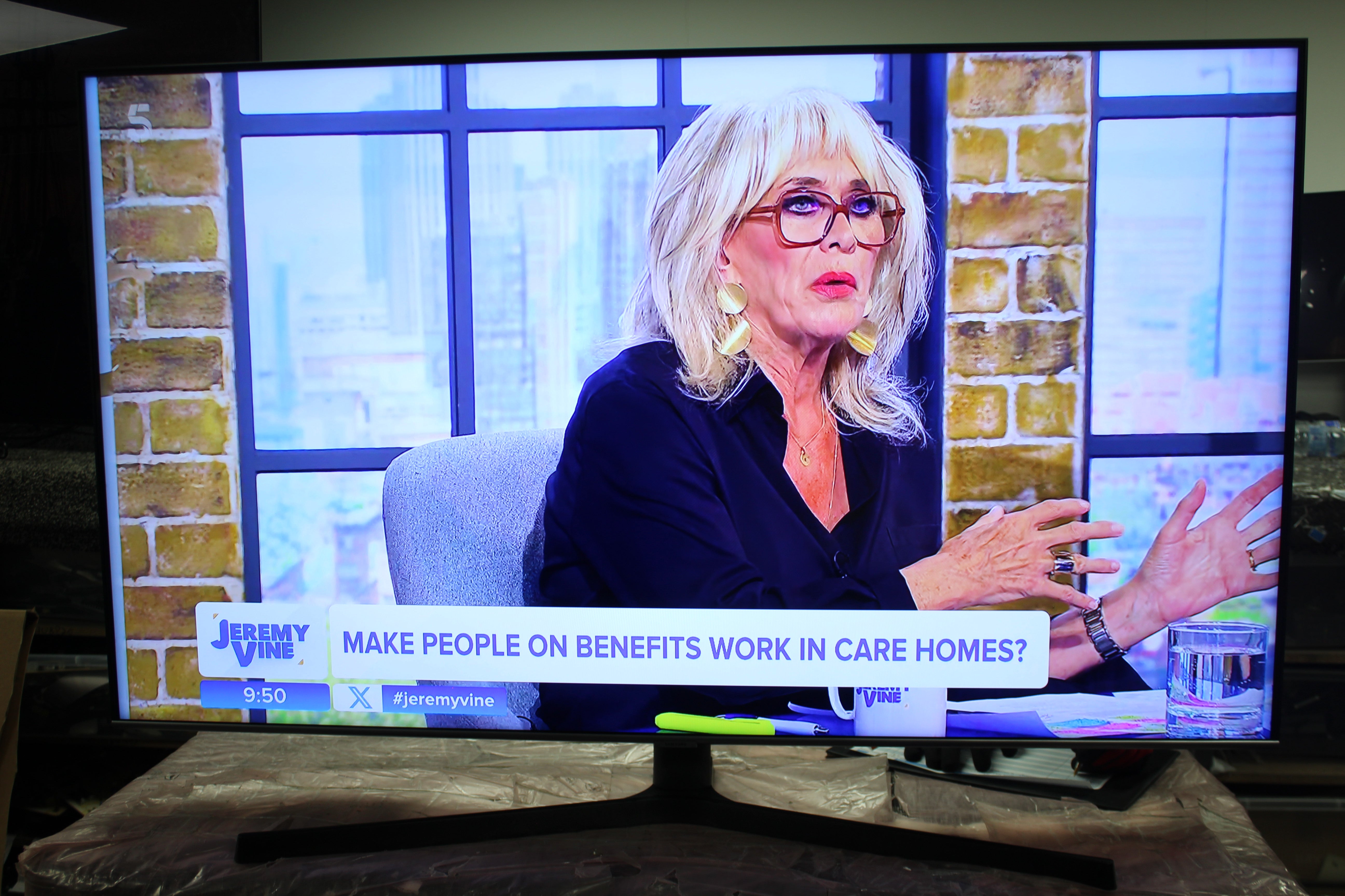 55" Samsung QE55Q75TATXXU Quantum 4K UHD HDR QLED TV - Electronic World TV