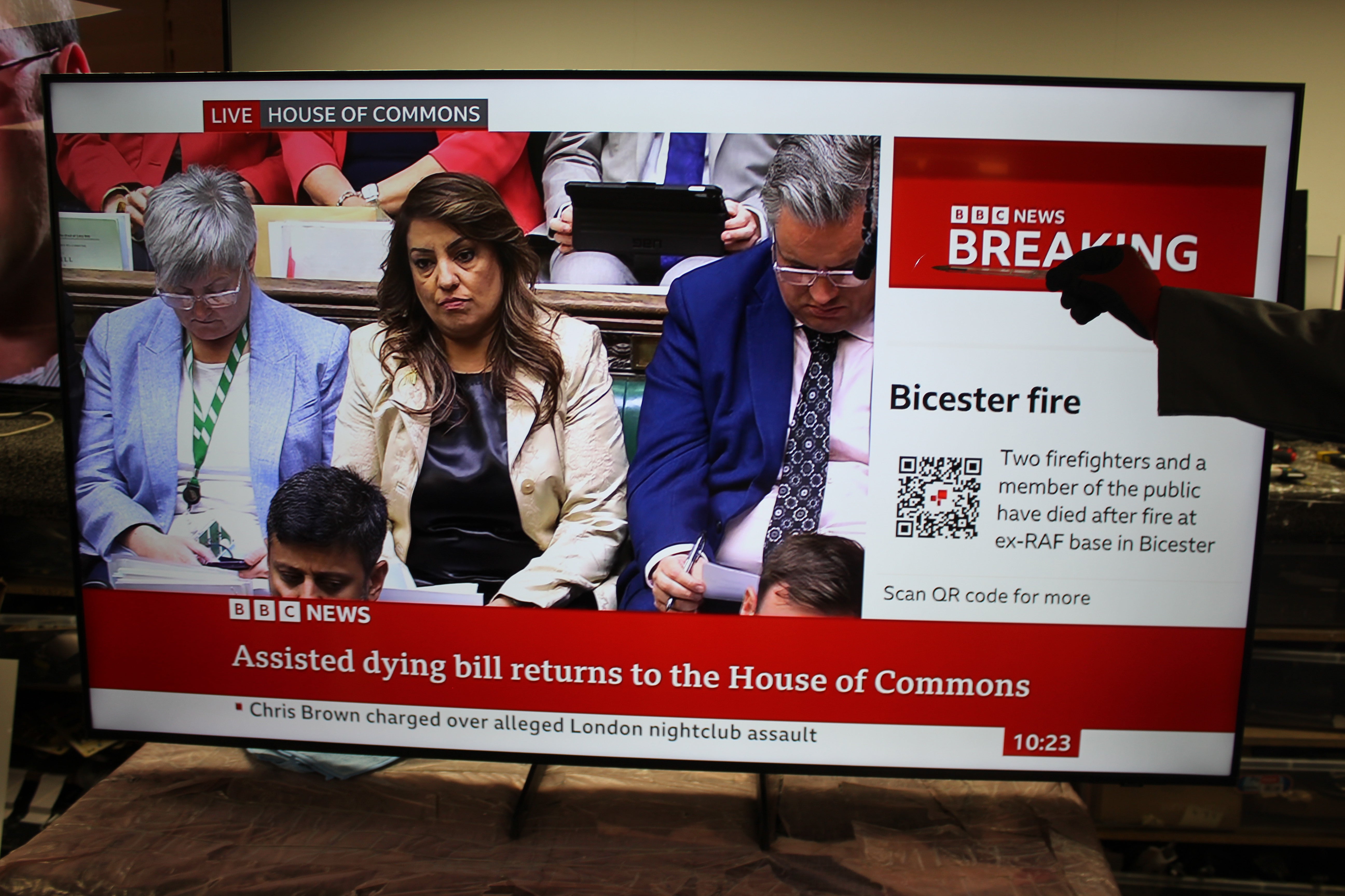 65" Samsung UE65DU7100KXXU 4K HDR Crystal Smart LED TV - Electronic World TV