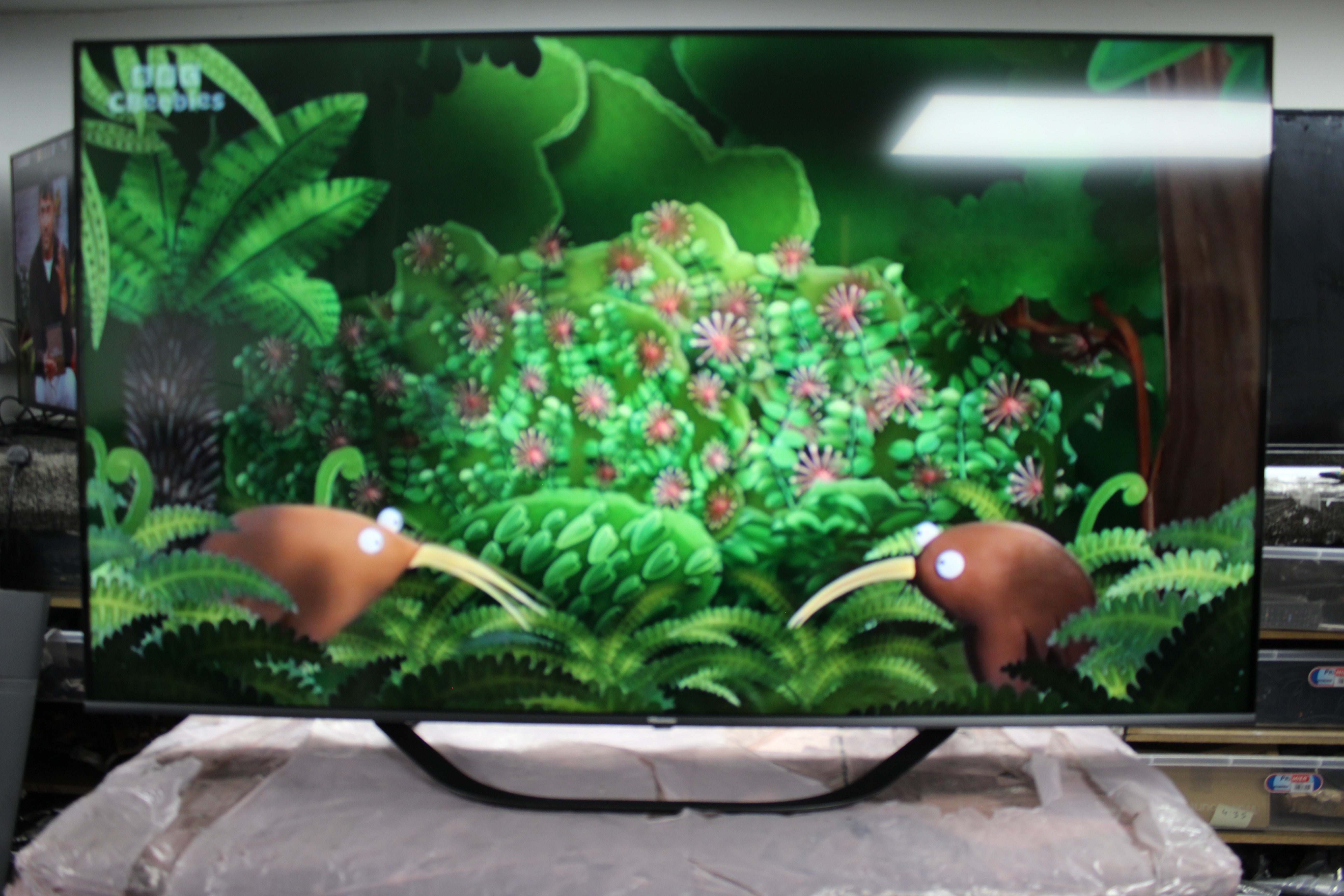 65" Hisense 65A7KQTUK 4K HDR Smart QLED TV - Electronic World TV