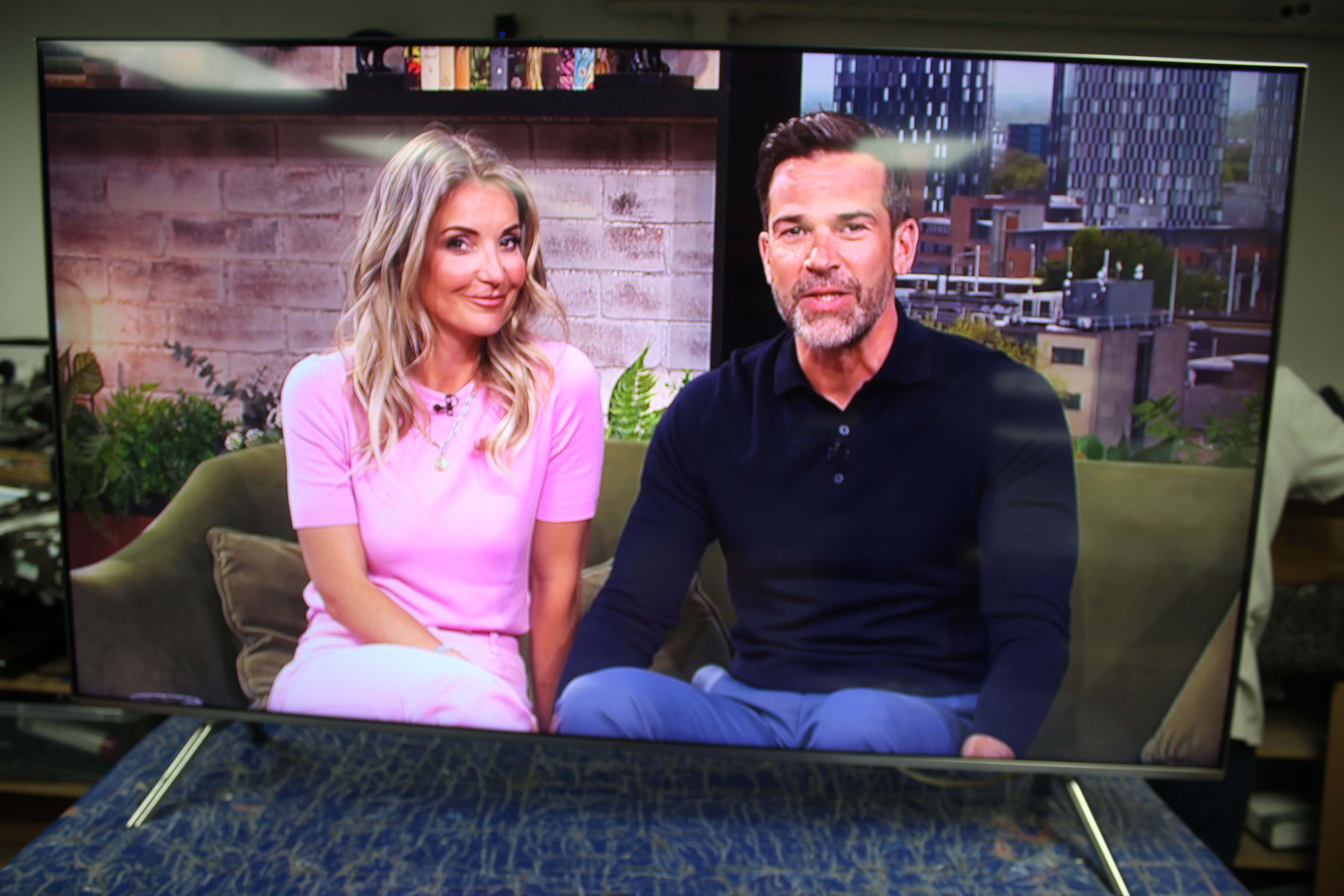 55" Samsung QE55Q6FNA Smart 4K HDR QLED TV - Electronic World TV